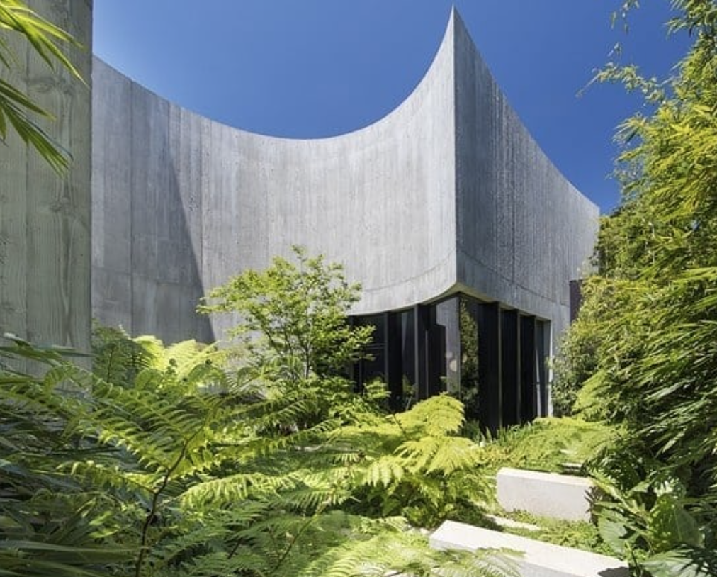 National Architecture Awards Residential Architecture - Houses (New) Shortlist: Towers Road House (VIC) by @wood_marsh. Photo: @johngollings @peterbbennetts.