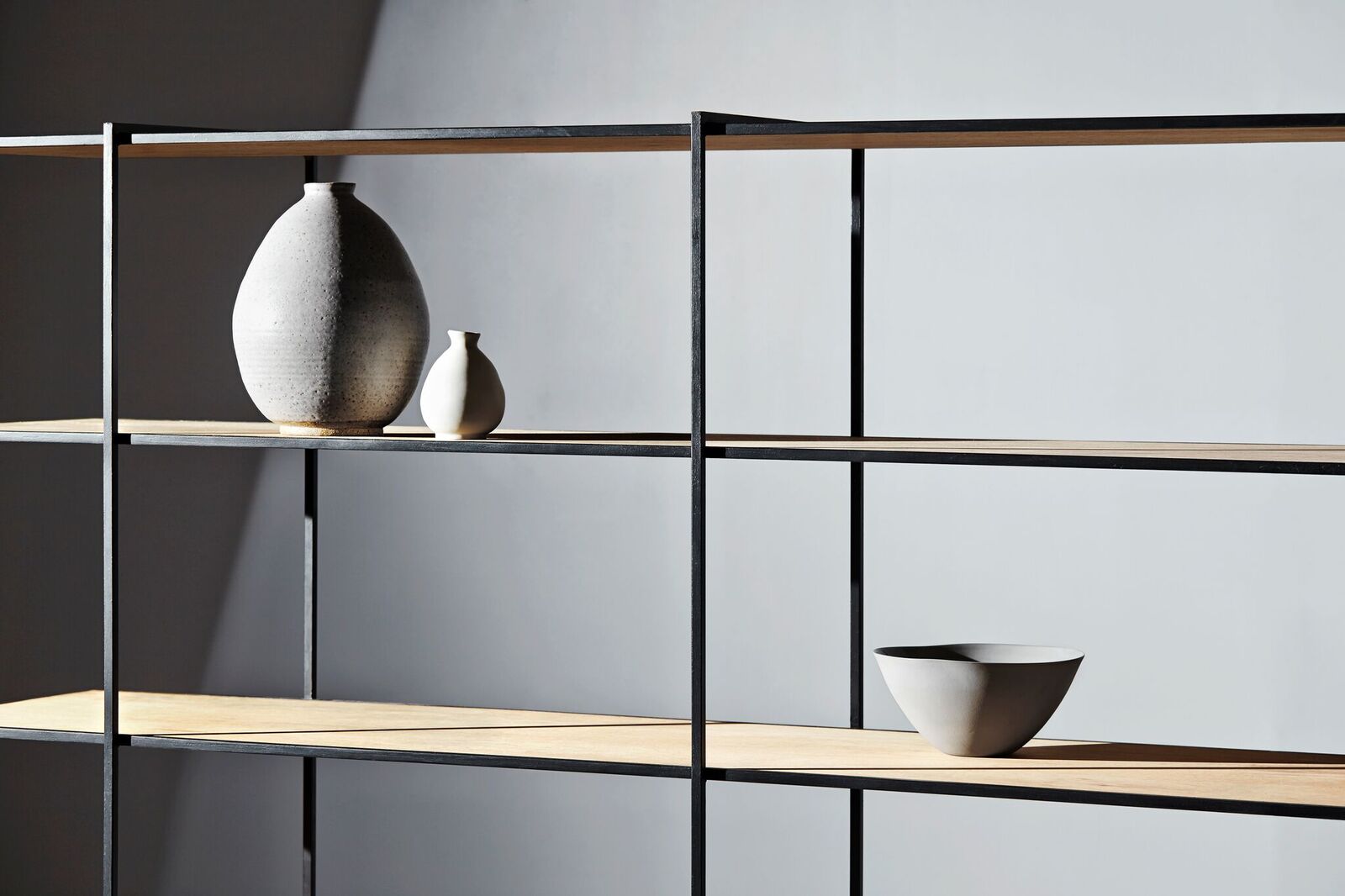 made-by-morgen-bookshelf-detail-shot