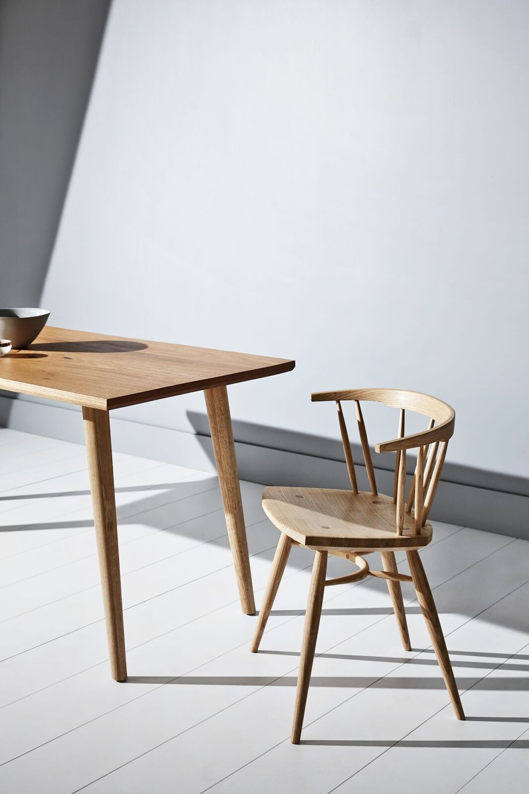 made-by-morgen-dining-table-and-windsor-chair