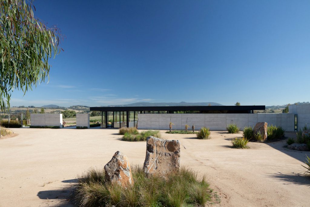Gallery of Hanging Rock House by Six Degrees / The Local Project