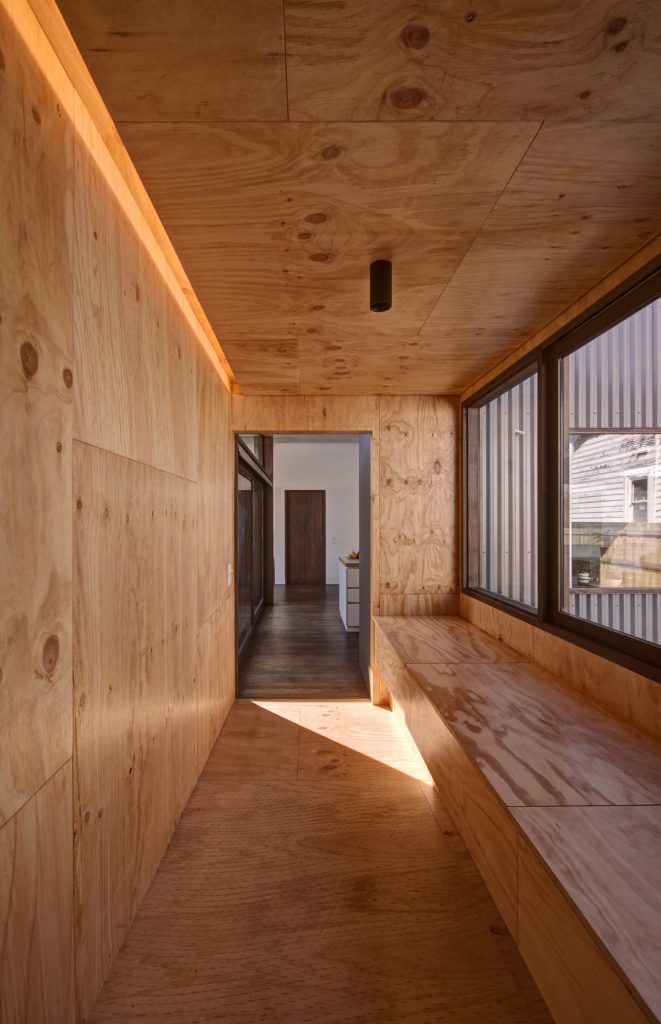 Gallery of Dancing House by Craig Tan Architects / The Local Project