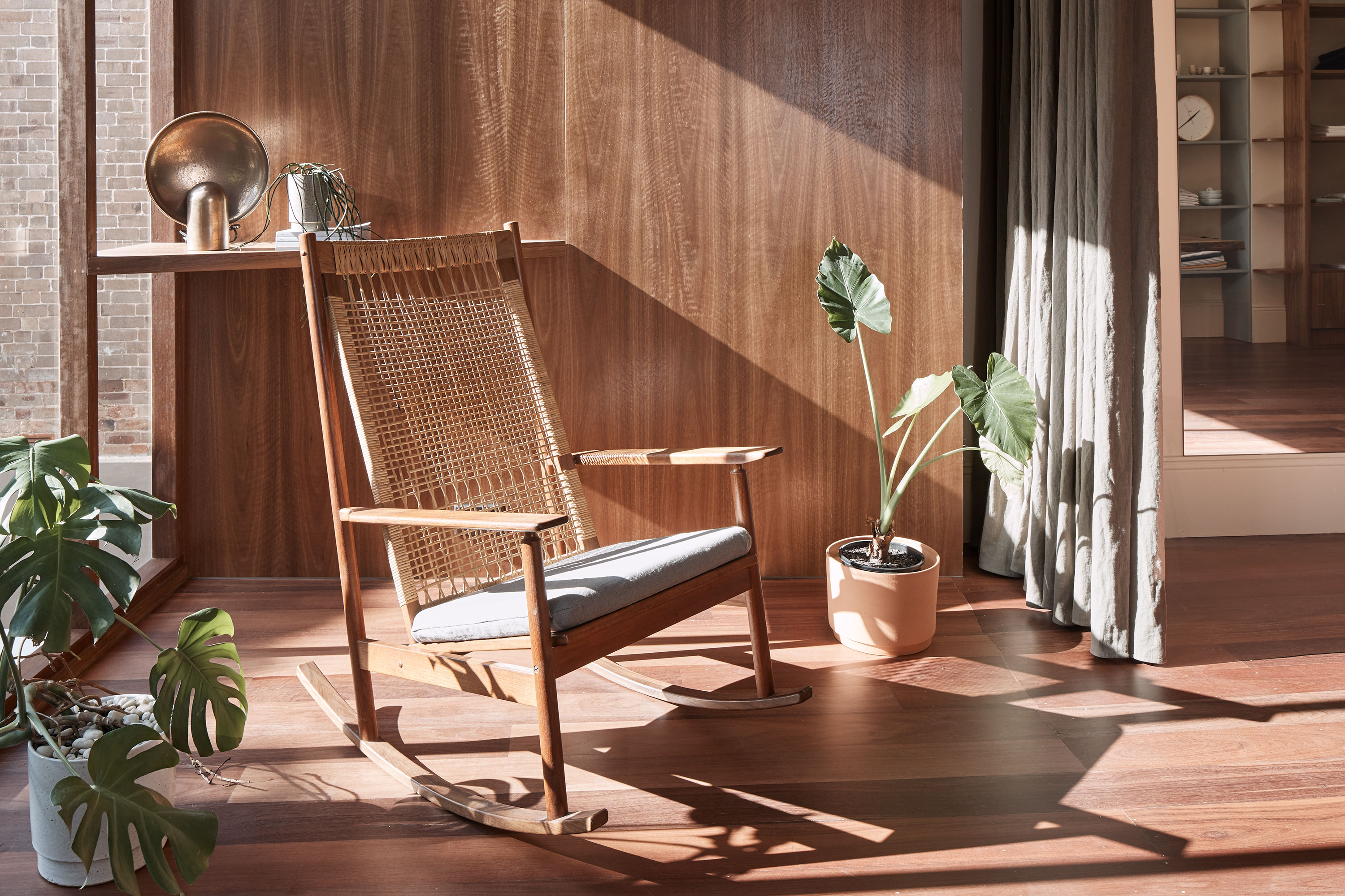 In Bed Paddington Flagship Store Linen Bed Local Design Luxuryimg1206 Inbed Retail Store S03 064final