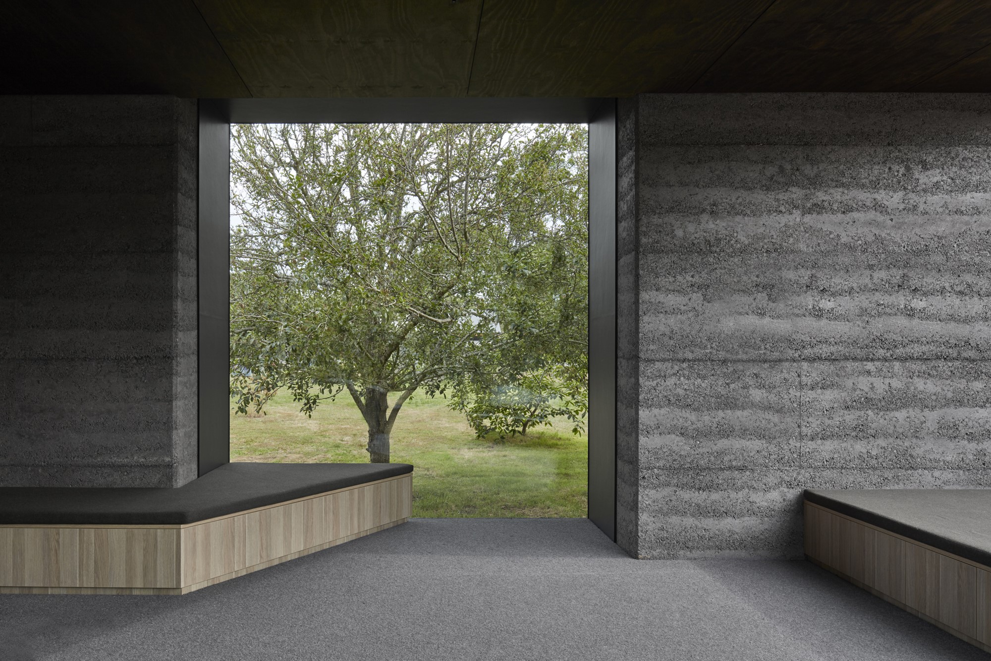 Gallery Of Charcoal Rammed Earth Wall By Branch Studio Architects Local Design And Interiors Image 1