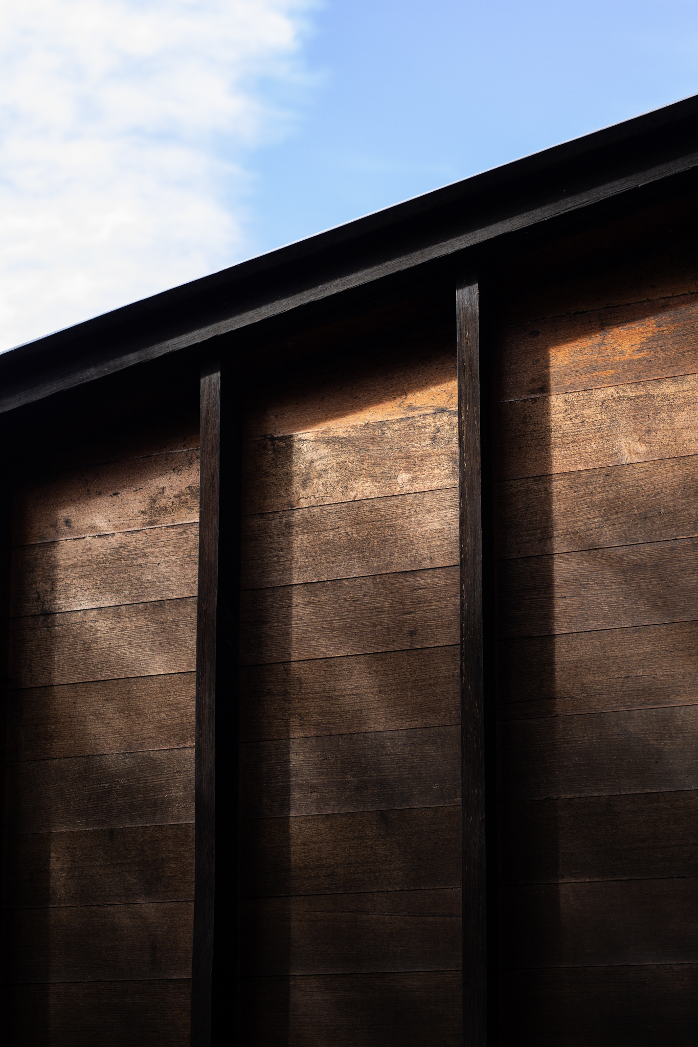 The Friendly Beaches Lodge Embodies The Principle Of Design That Touches The Earth Lightly.