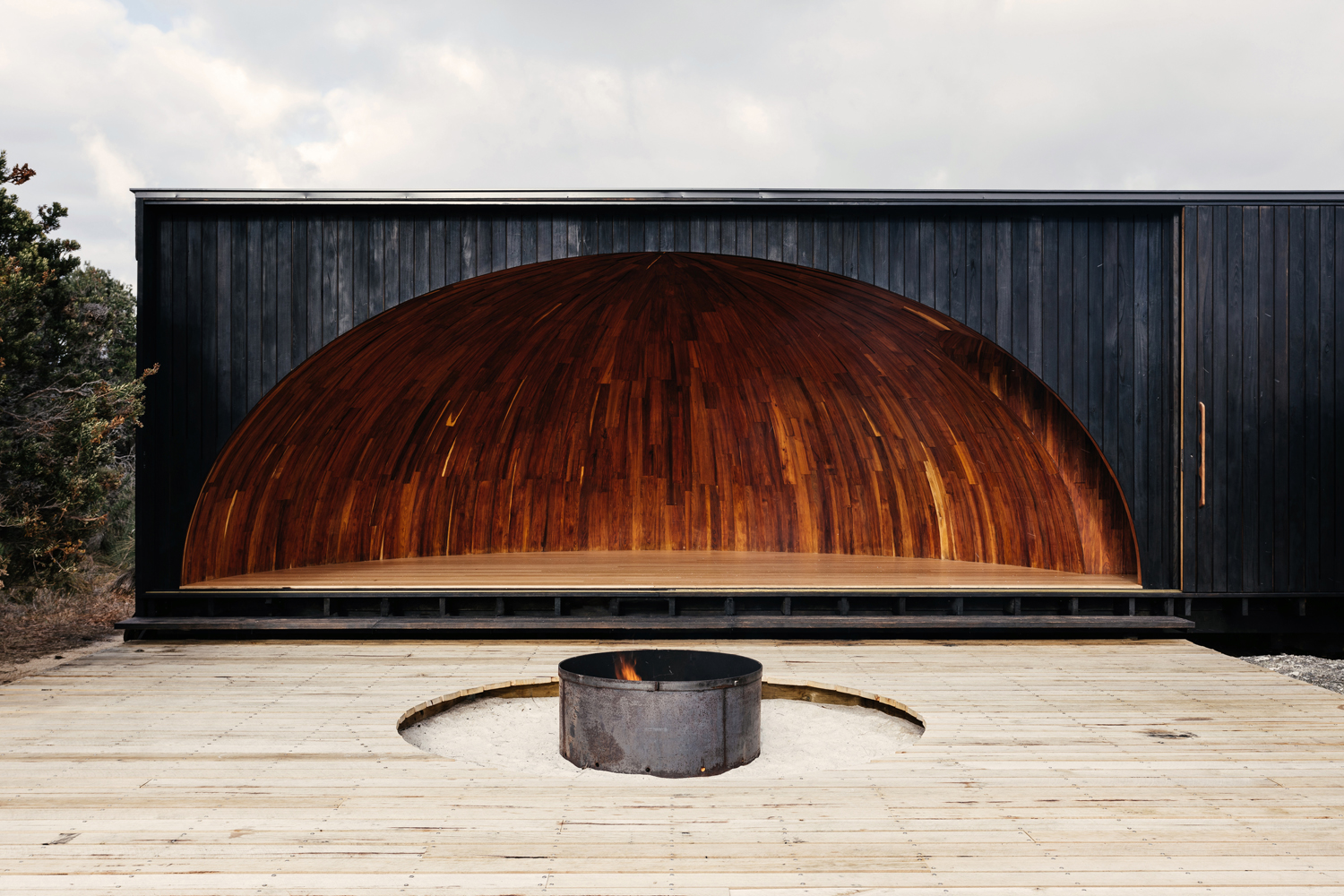 Krakani Lumi Brings Together The A Traditional Understanding Of The Land, Through Close Collaboration With In Its Custodians