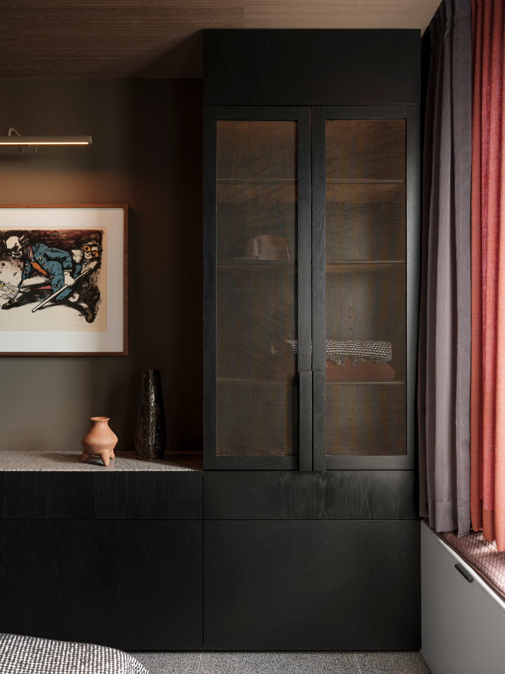 Typically, As It Is Sydney And Located With Views Overlooking The Harbour Bridge