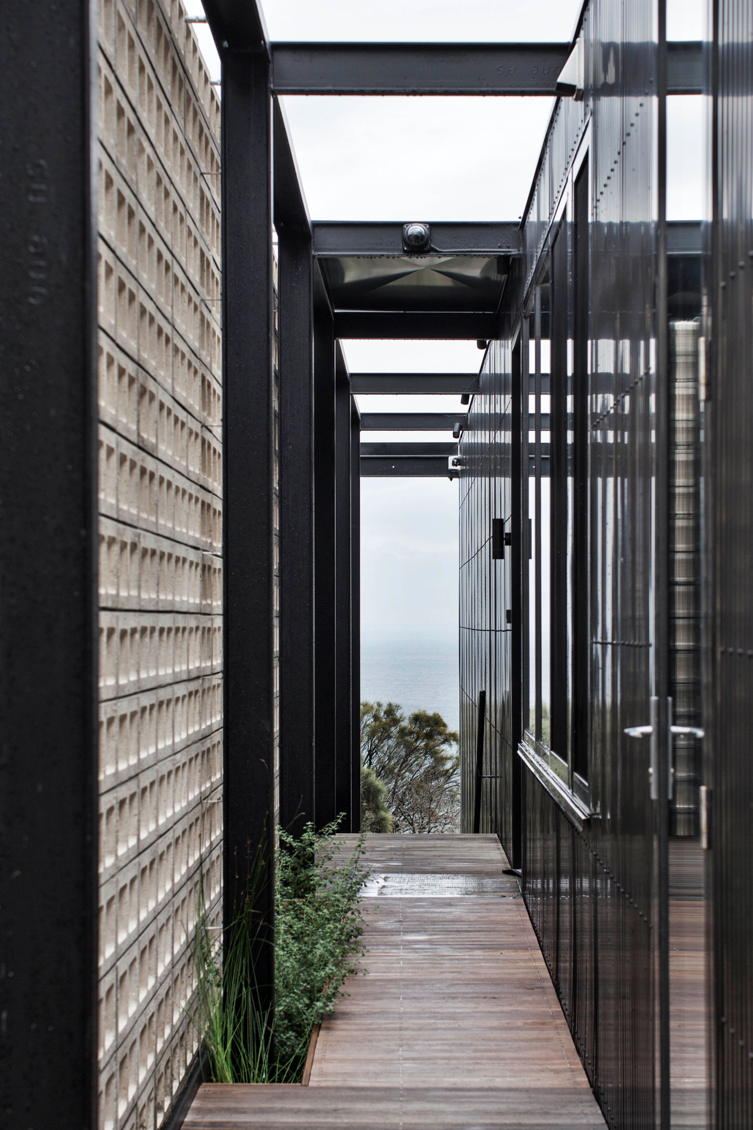 We Explore Edition Office’s Mount Martha House