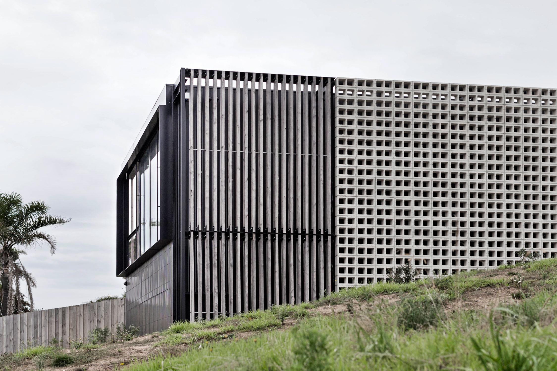 Together With A Sustainable And Climate Responsive Build Show A Sophistication In Execution While Still Imbuing A Sense For The Relaxed Nature O