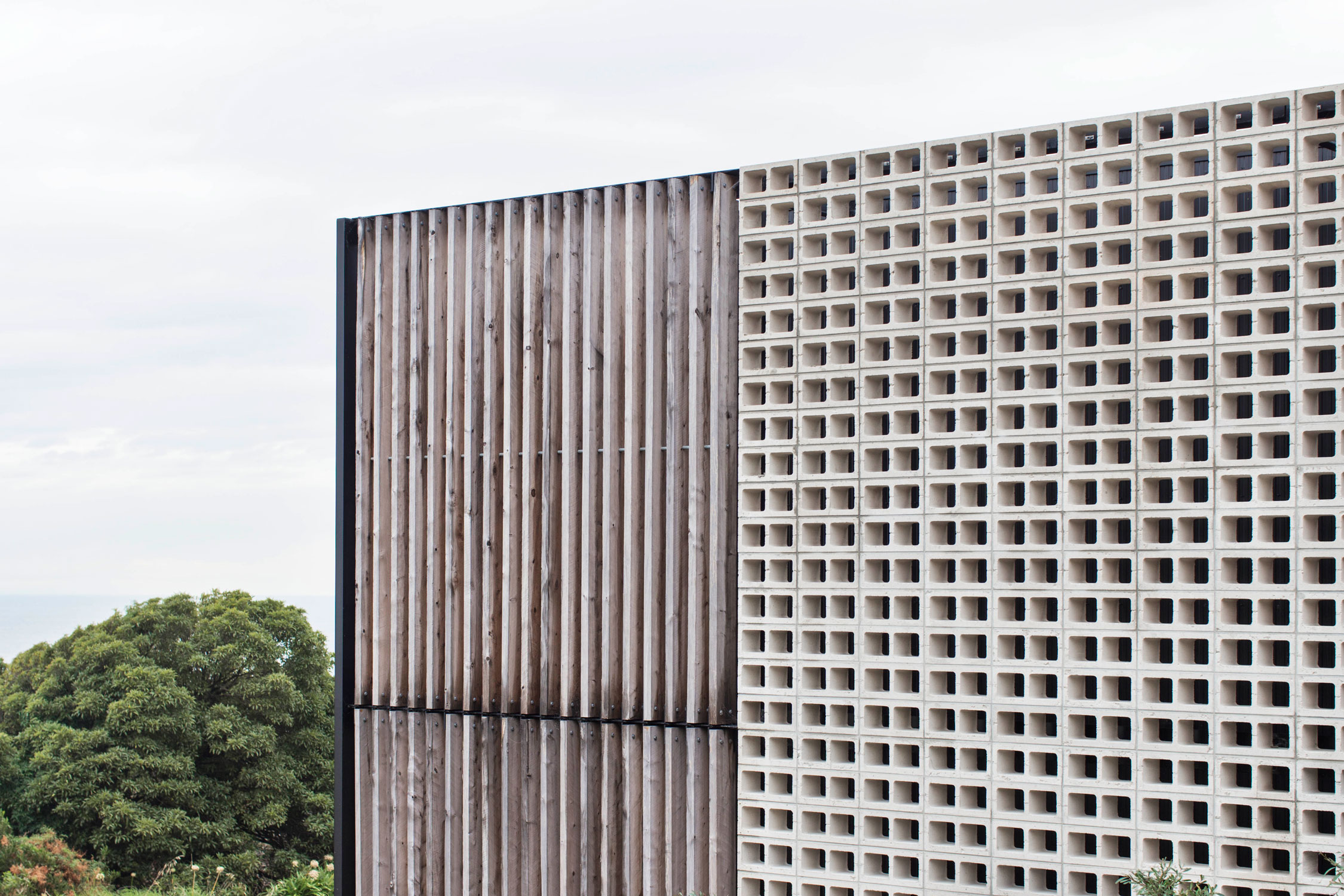 Located In Coastal Victoria Aimed As A Place Of Refuge And Oriented Toward Its Engulfing Neighbouring Views Of The Ocean