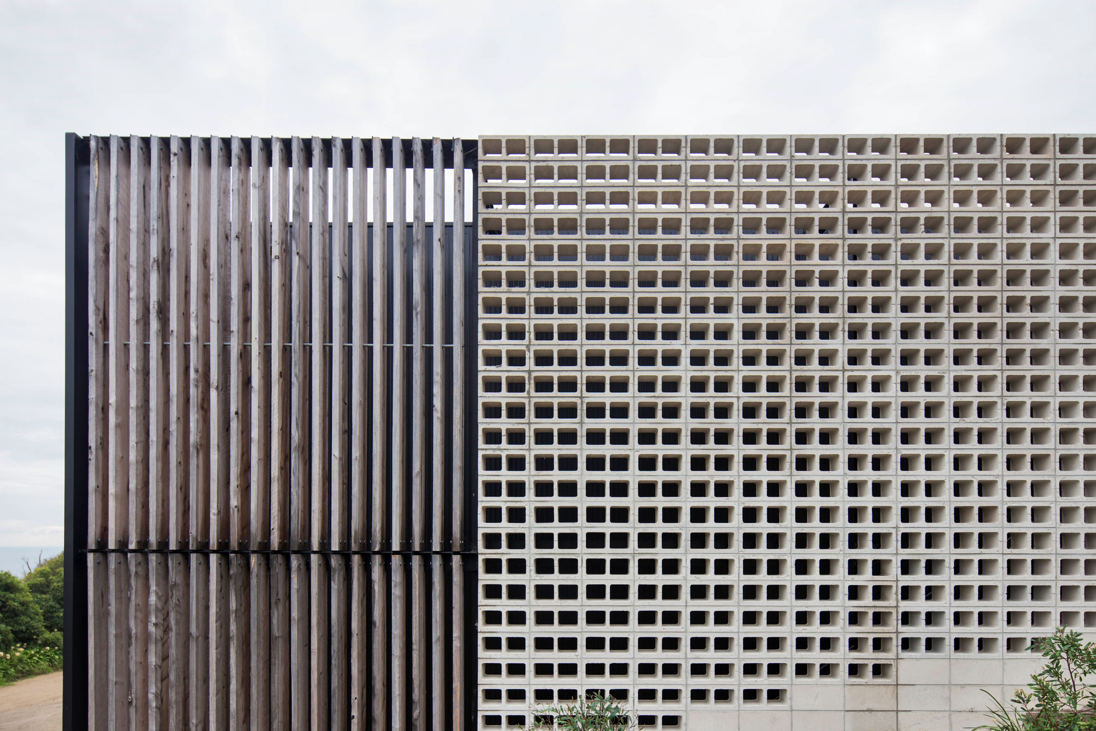 Edition Office Has Combined The Essence An Australian Coastal Vernacular, With A Refined Influence Of Mid Century Modernism Through Form.