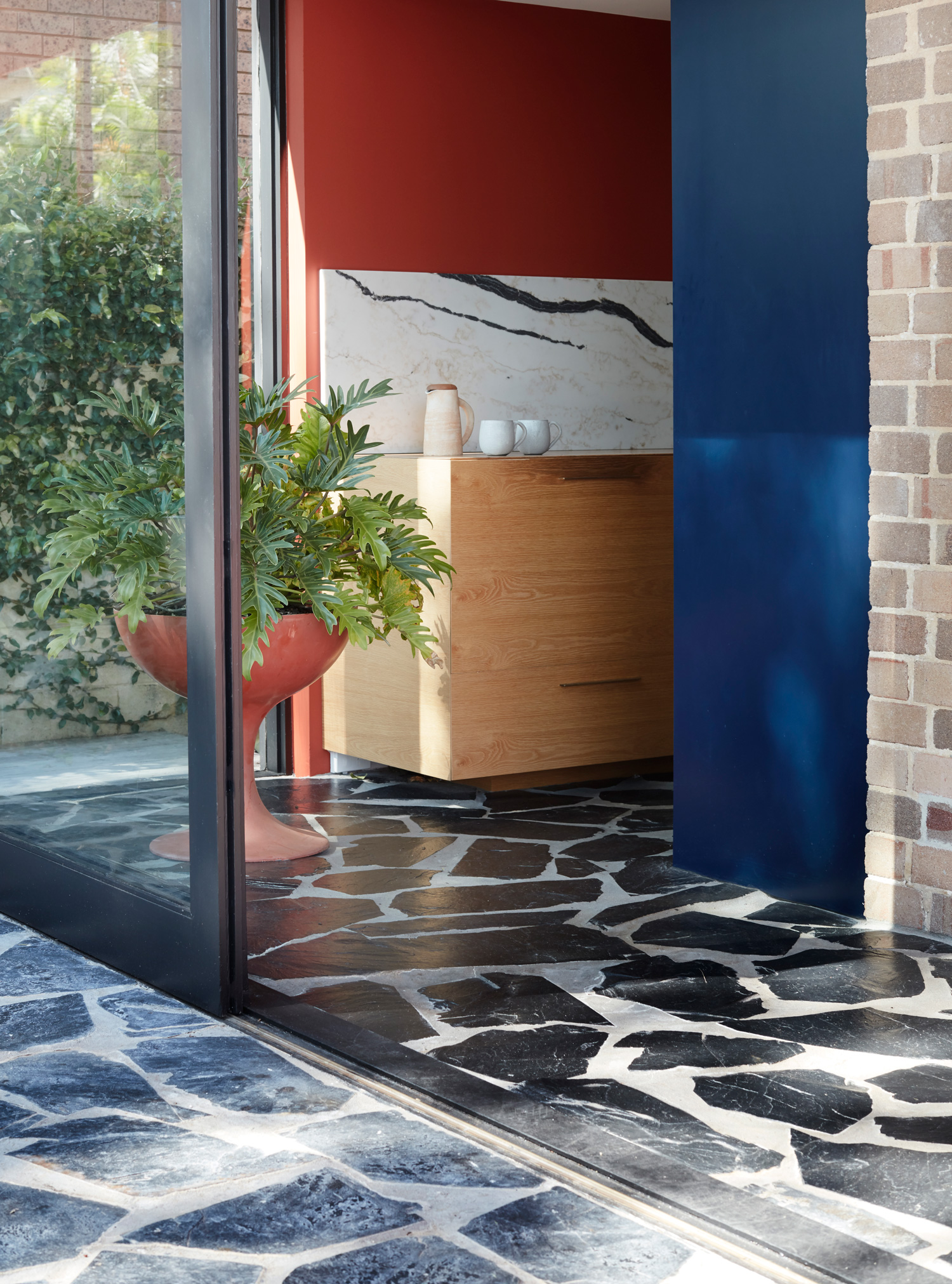 Sees A Formally Lifeless Cronulla Home Transformed Into A Vibrant Backdrop For A Well Meaning And Colour Filled Life.