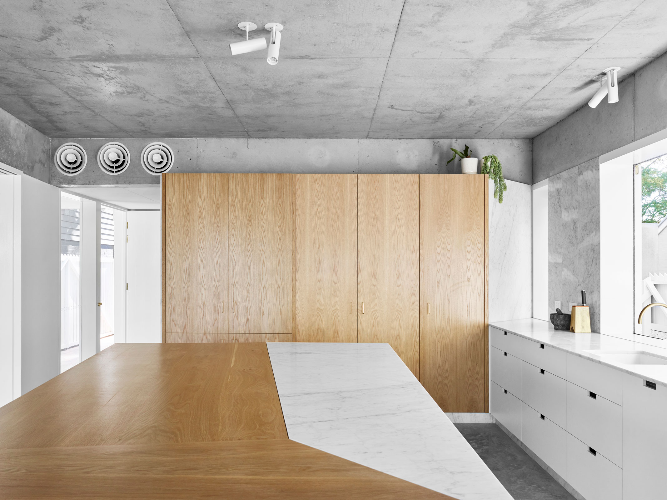 Situated On A Narrow And With A Limited Footprint, The Home’s Main Brief Was To Maximise Amenity For Its Owners