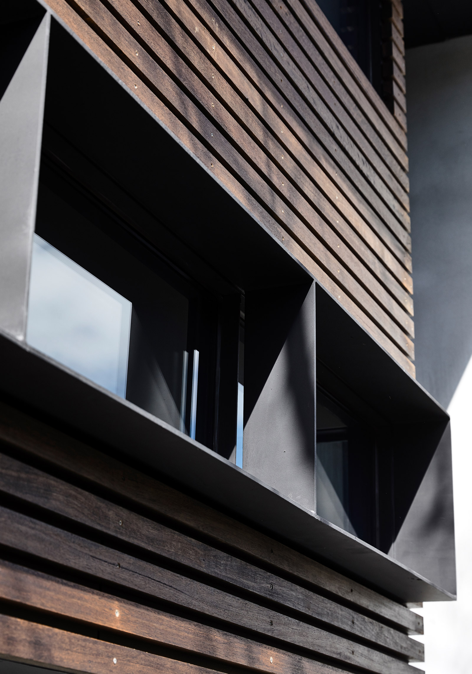 We Explore Outline Project And Kennedy Nolan’s Kooyong, Where Cues From The Arts And Crafts Architectural Style Combine In The Form Of Six Luxury Townhouses.