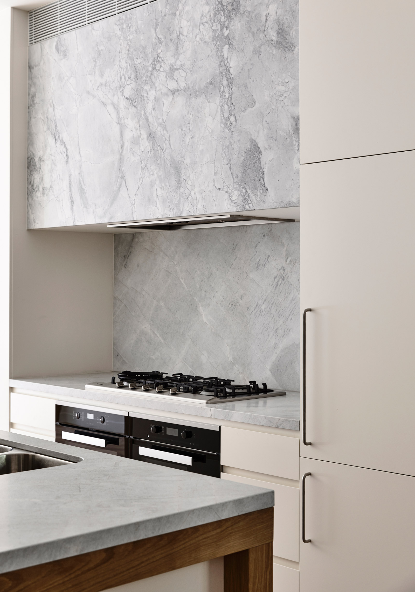 Located In Melbourne’s Southern Inner Ring Suburb Of Armadale, Kooyong Responds To The Rich And Diverse Urban Residential Fabric.