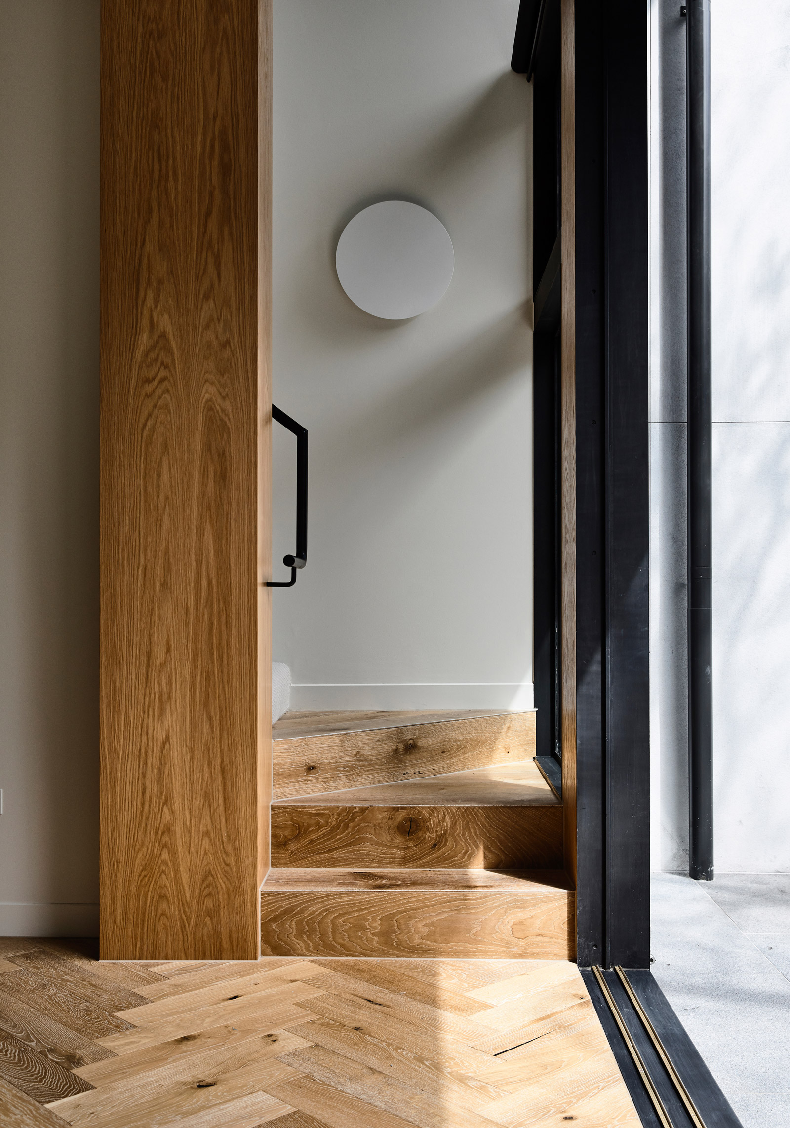 Echoing The Arts And Craft Architectural Period, Kooyong Sees A Series Of Six Three Bedroom Townhouses Respond