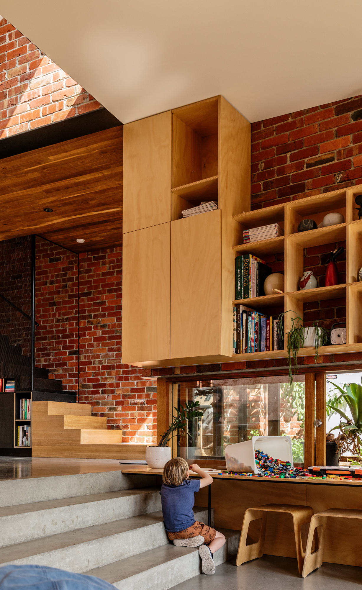 Approaching Materiality As A Textural Sensory Journey That Is A Primary Driver Of The Aesthetic, Bloxas’ Hungry Hands Project Is One Of Sensory Discovery Through