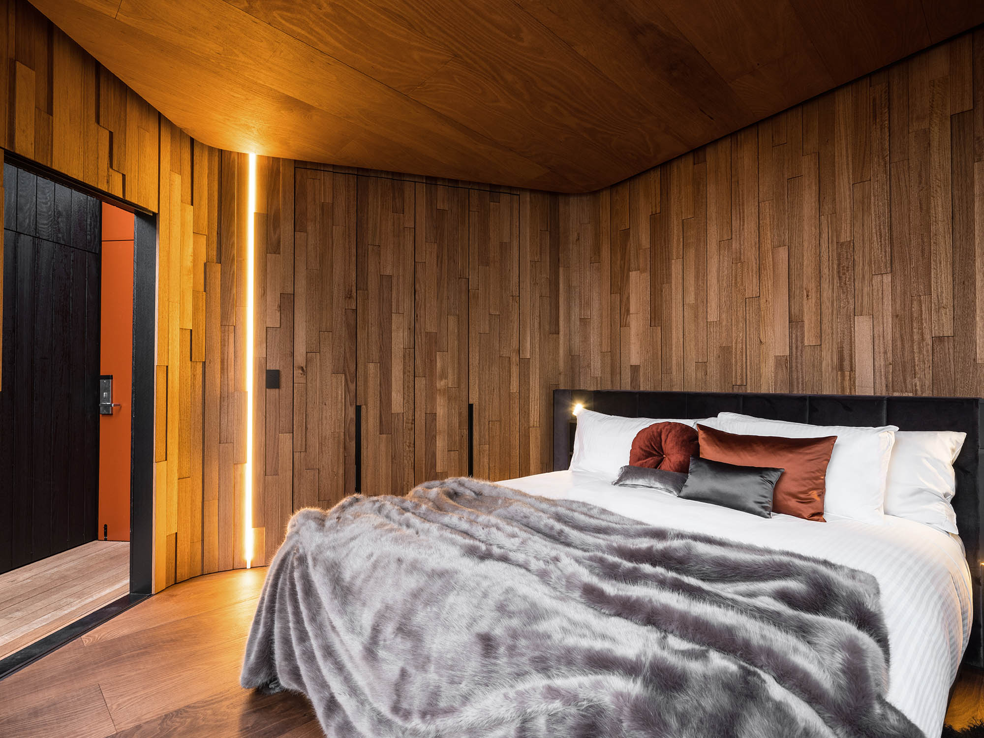 Ancient Masses Of Pink Granite, Worn Smooth By Wind And Sea, On The Shores Of Honeymoon Bay
