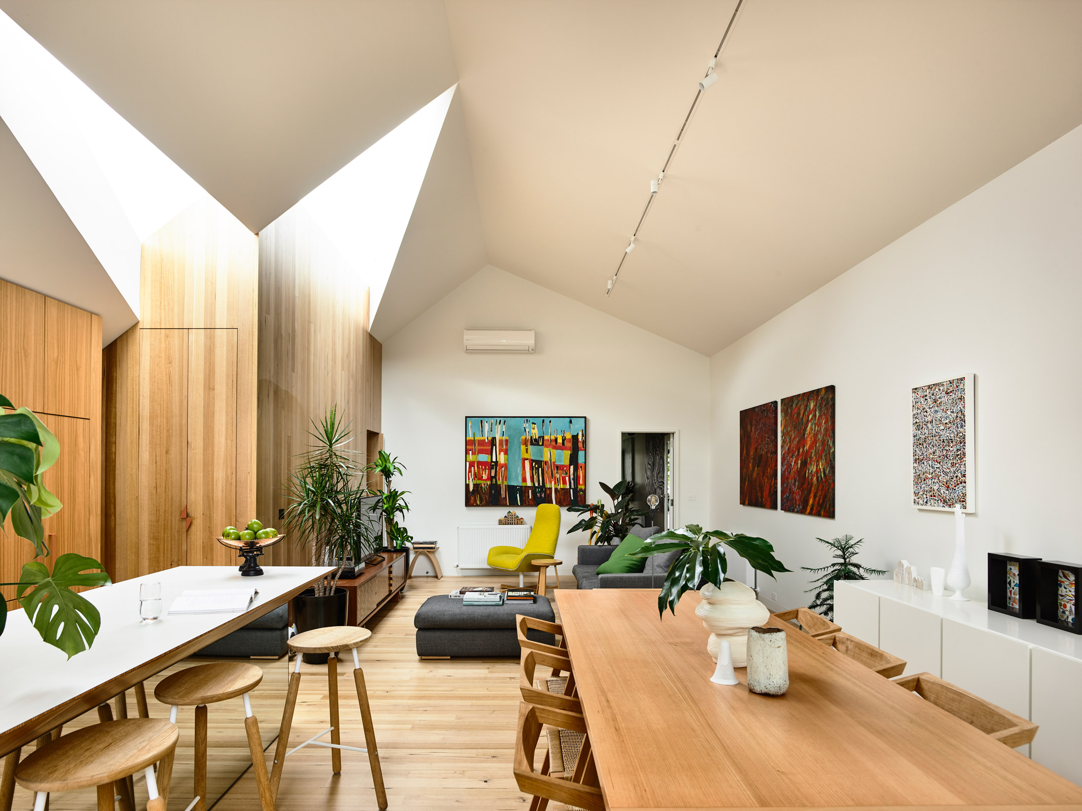 Short Feature His & Hers House, Fmd Architects