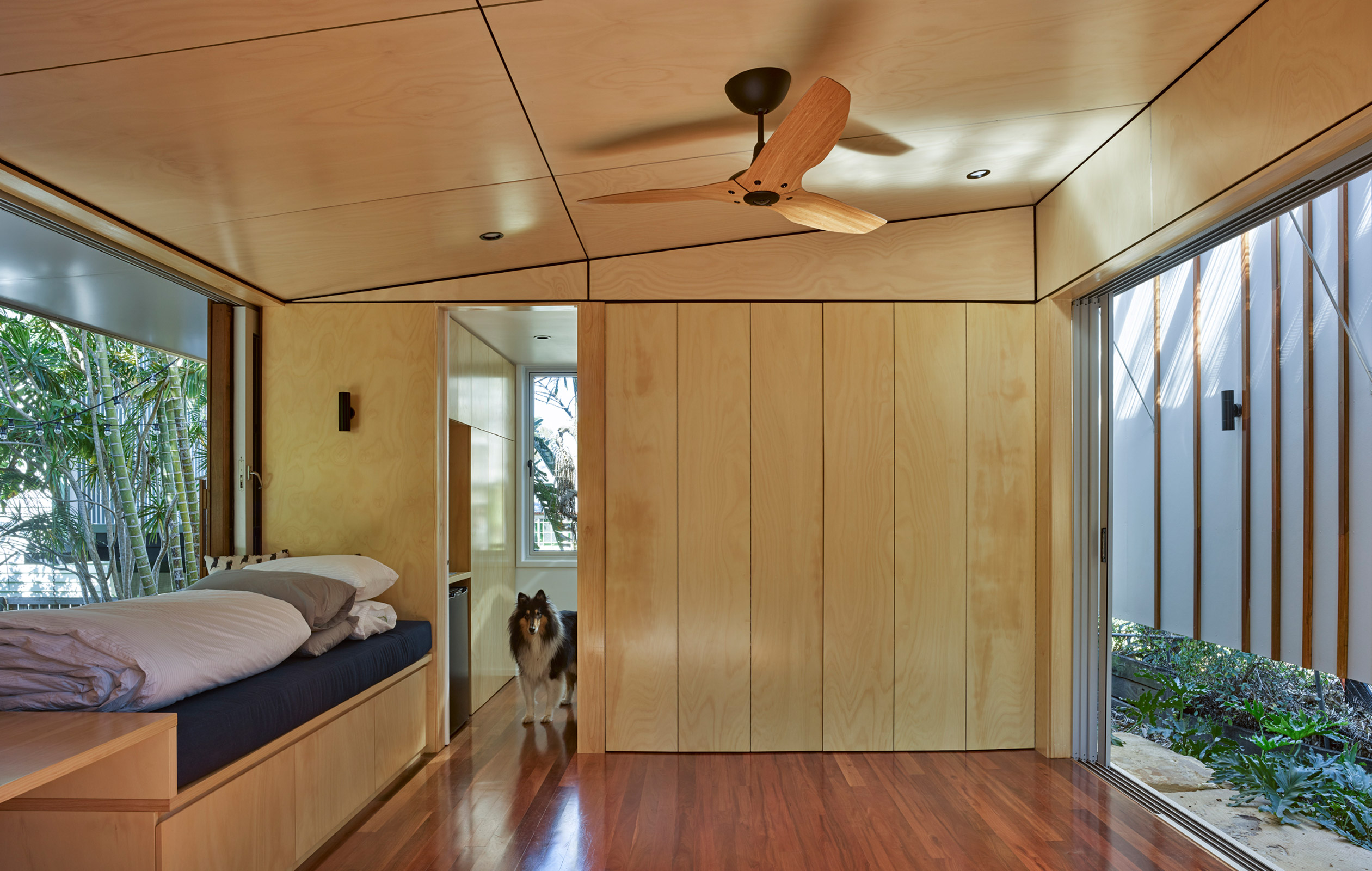 Clients Of The Garden Bunkie Chose To Engage Reddog Architects To Create A Standalone Dwelling To The Rear As A Multifunctional Offering.