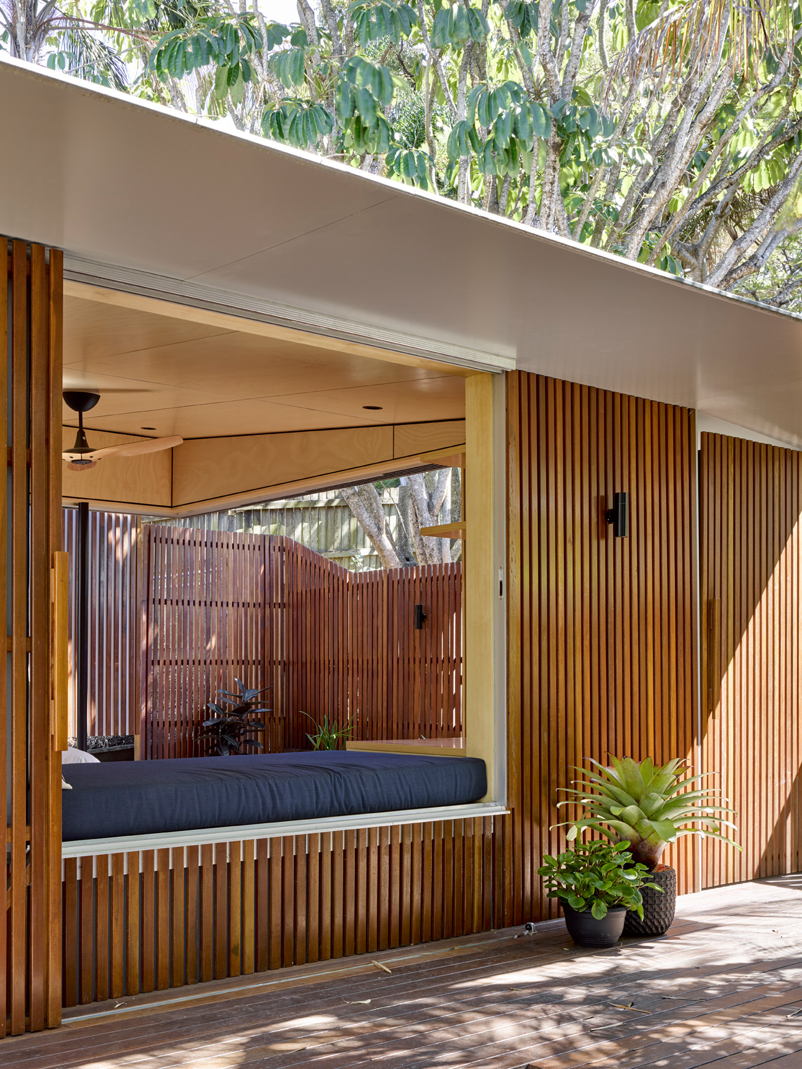 Completed In 2018, With An Internal Floor Area Of 27 Square Meters And External Area Of 25 Square Metres, A Structure Akin To A Granny Flat