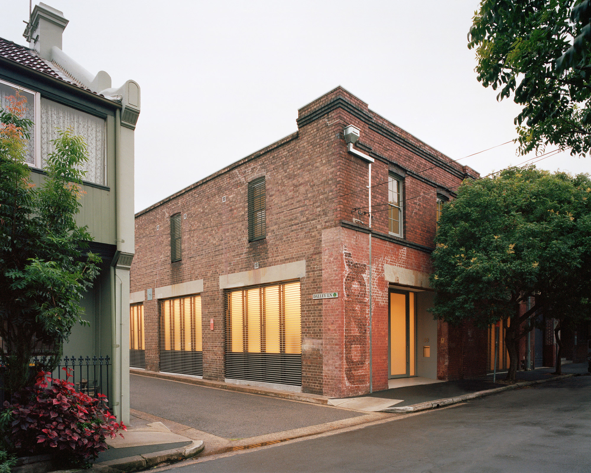 On Tlp Today, We Explore The Light Touch Of Ian Moore Architects’ In The Adaptive Repurposing Of An Existing Warehouse Into A Family H
