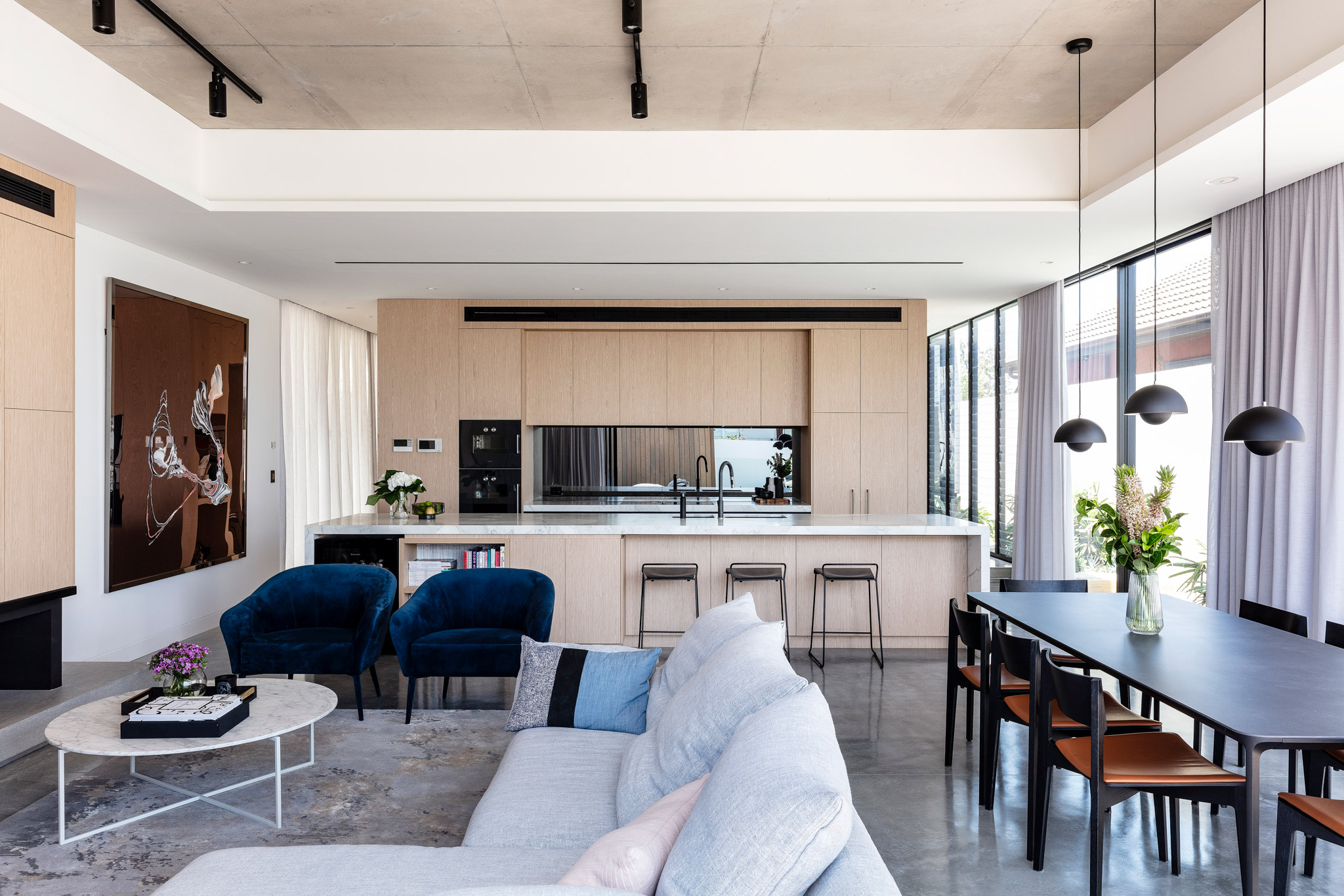 Not Only Do Folding Glazed Openings Invite The Landscape Inside