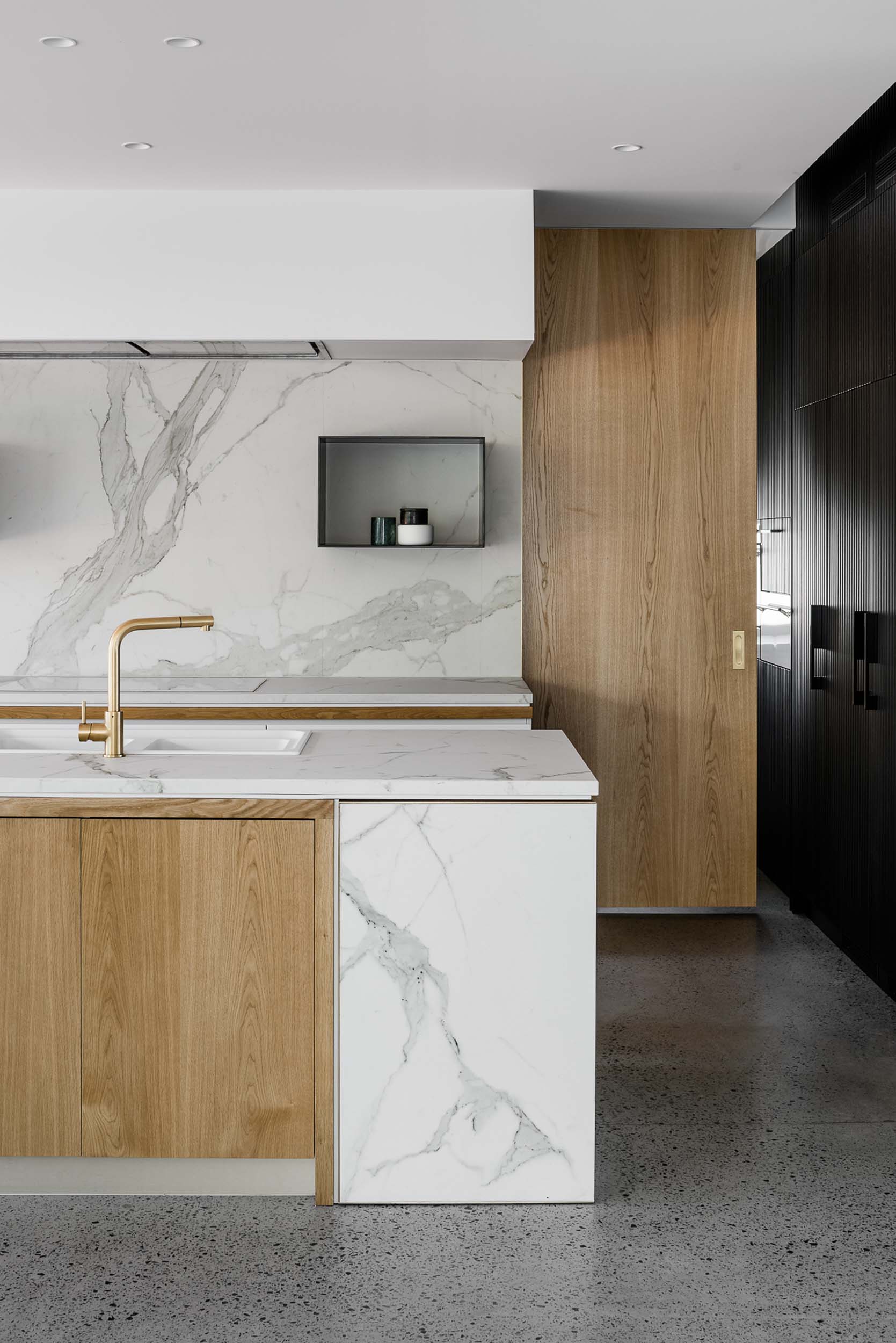 By Using This Spiral Staircase As The Focal Point For The Interior Design, Taylor Pressly Architects Consciously Engaged With The Architec