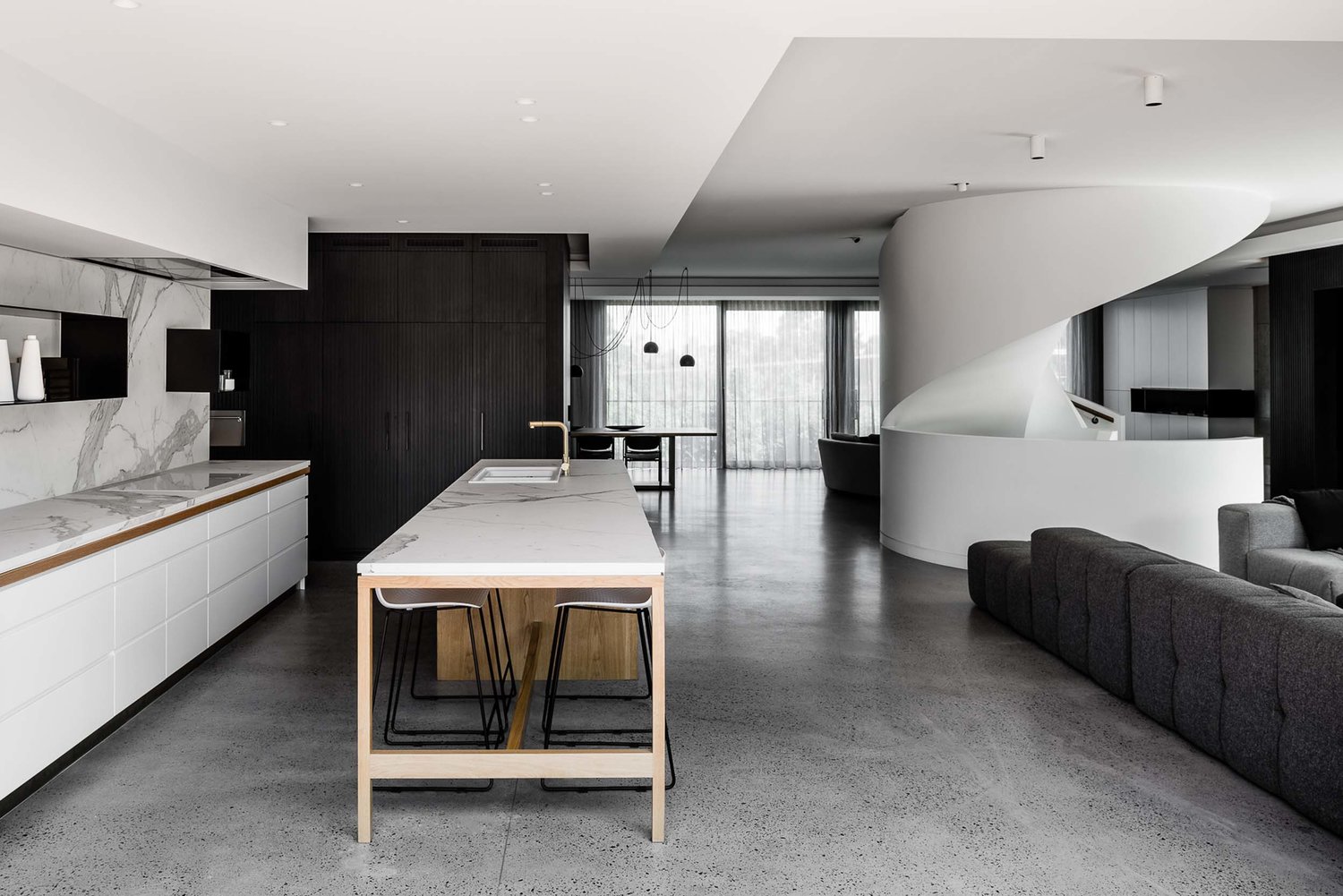 Texture And Contrast To Create An Elegant And Luxurious Family Home In Which Both Interior Design And Architecture Resonate In Harmony.