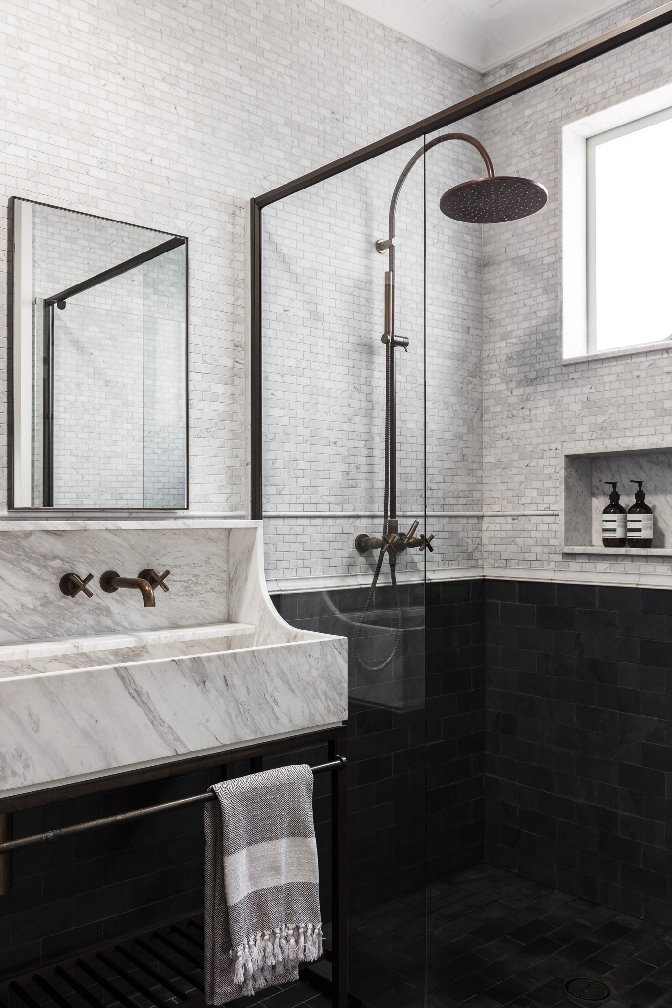 Resulting In An 8.5 Metre Drop In Floor Level Between The Street Front And The Rear.