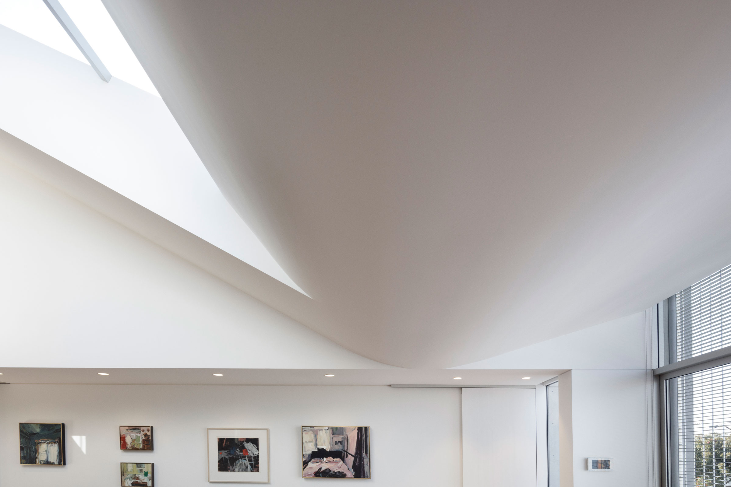 The Connecting Volume