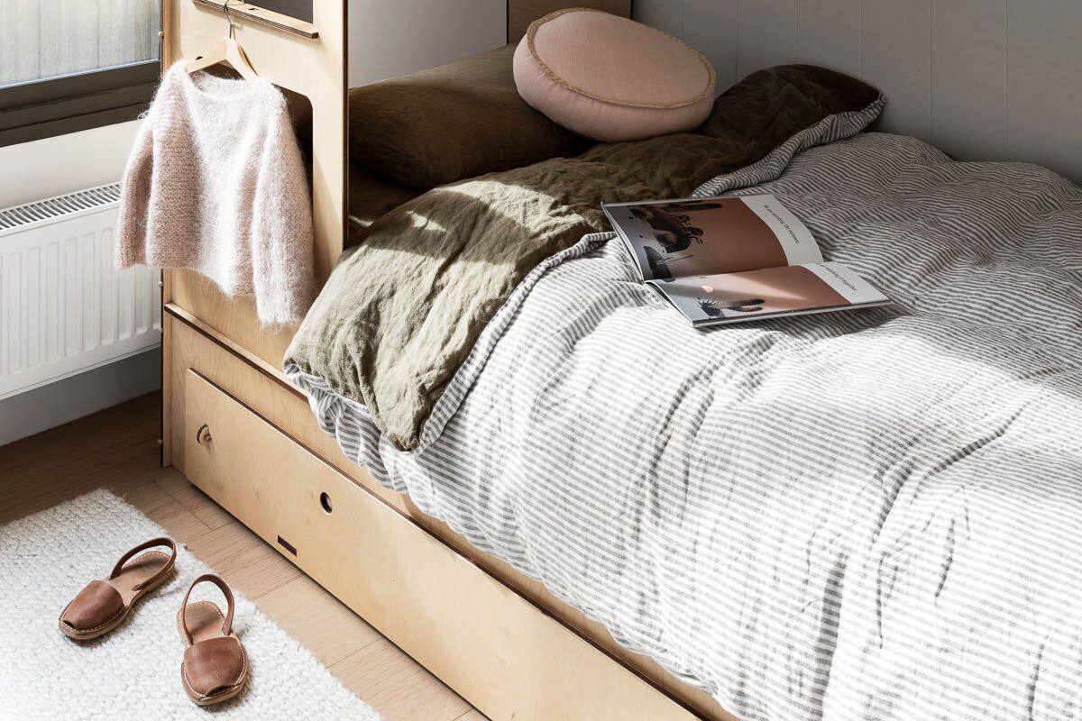 Explain Damien And Rebecca