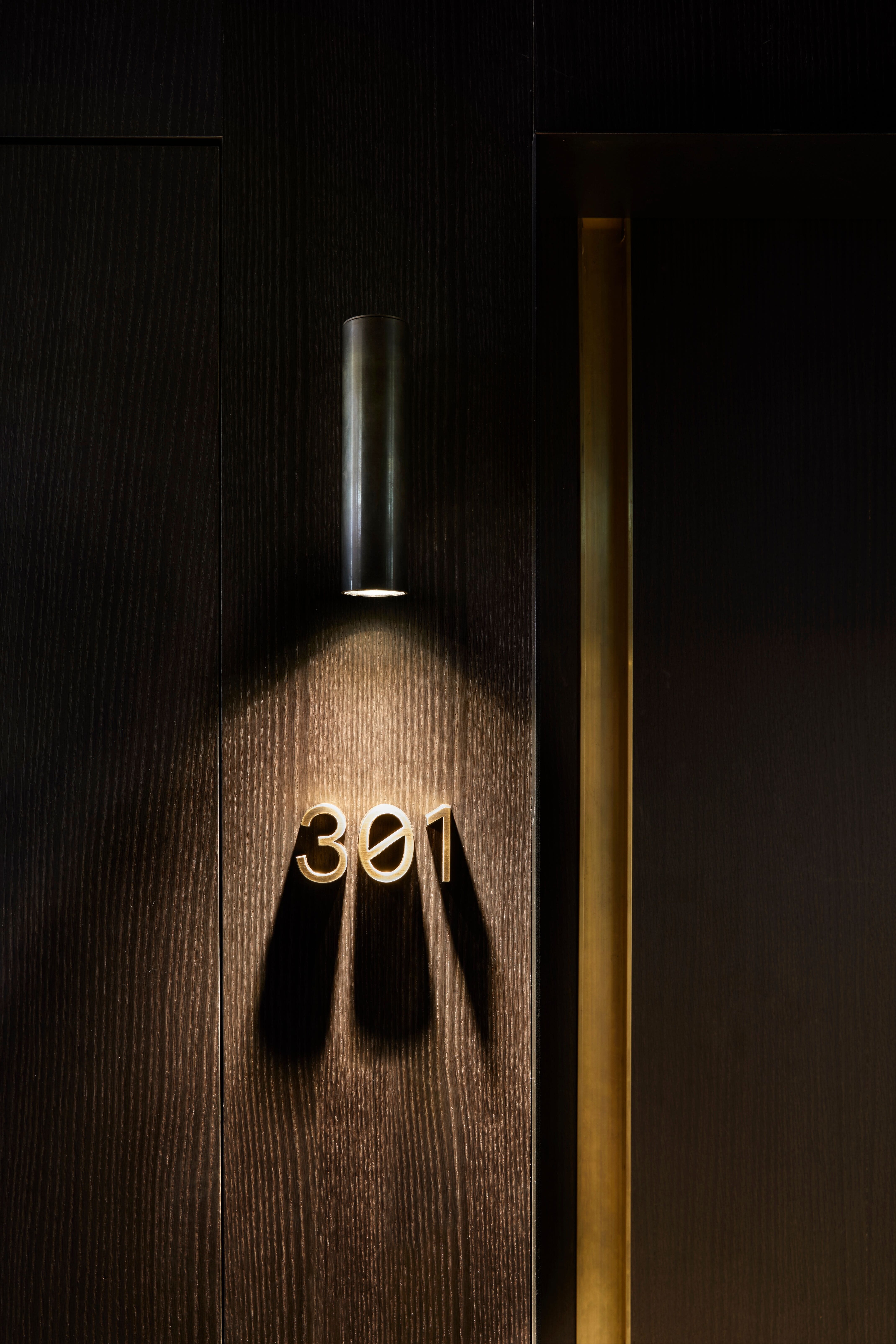 Directly Opposite The Leafy Parklands Of Melbourne’s Royal Botanic Gardens And Iconic Running Track The Tan.