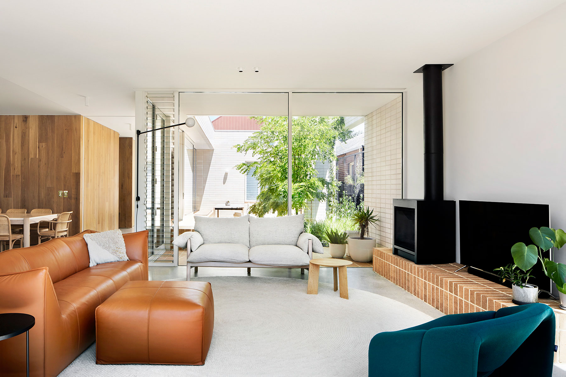 On Tlp Today, We Explore Clare Cousins Architects’ Garden Room House, Which Sees The Introduction Of A Series Of Visual And Ventilated Conne