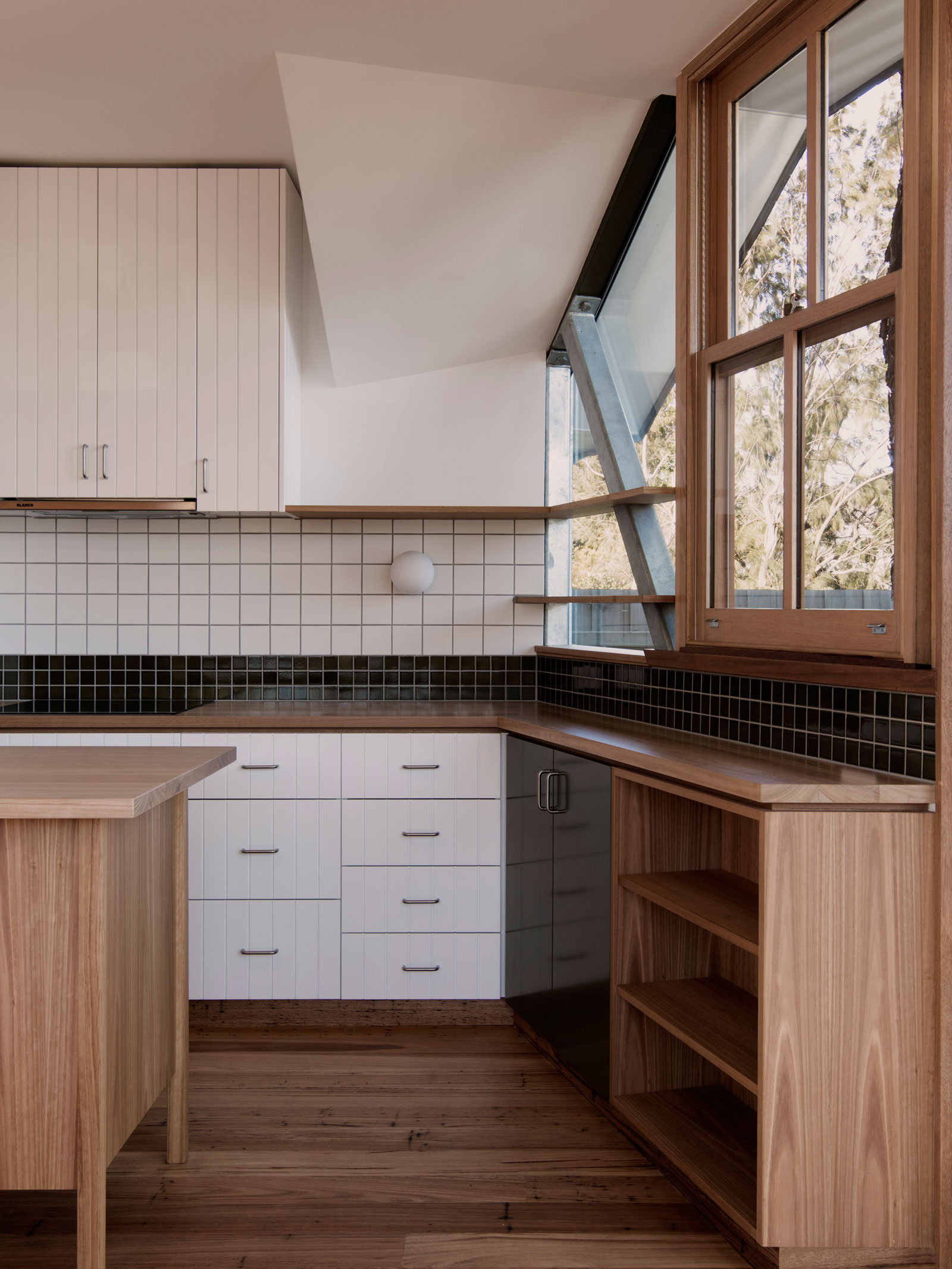 A House For Fleur Clifton Hill House By Murray Barker Architects