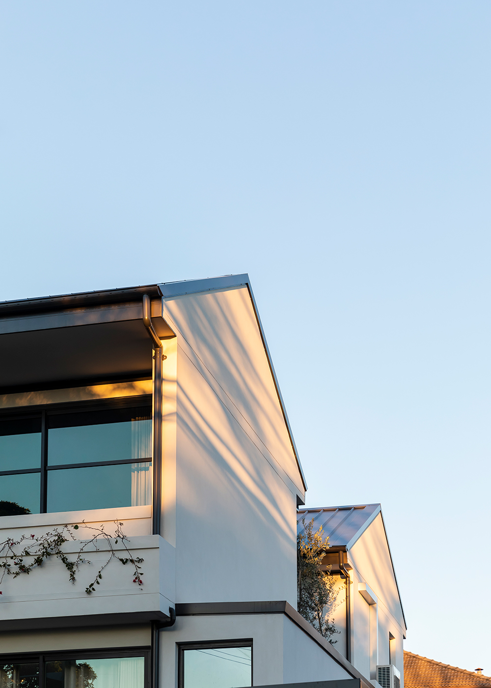 Designed As A Play On Contrasts, And How These Opposing Elements Can Come Together In Unison, Bischoff Residence Is An Encouraging Example