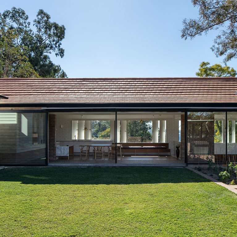 Grounded Yet Open Brisbane Riverbank House By Owen Architecture Brisbane Qld Australia Image 10
