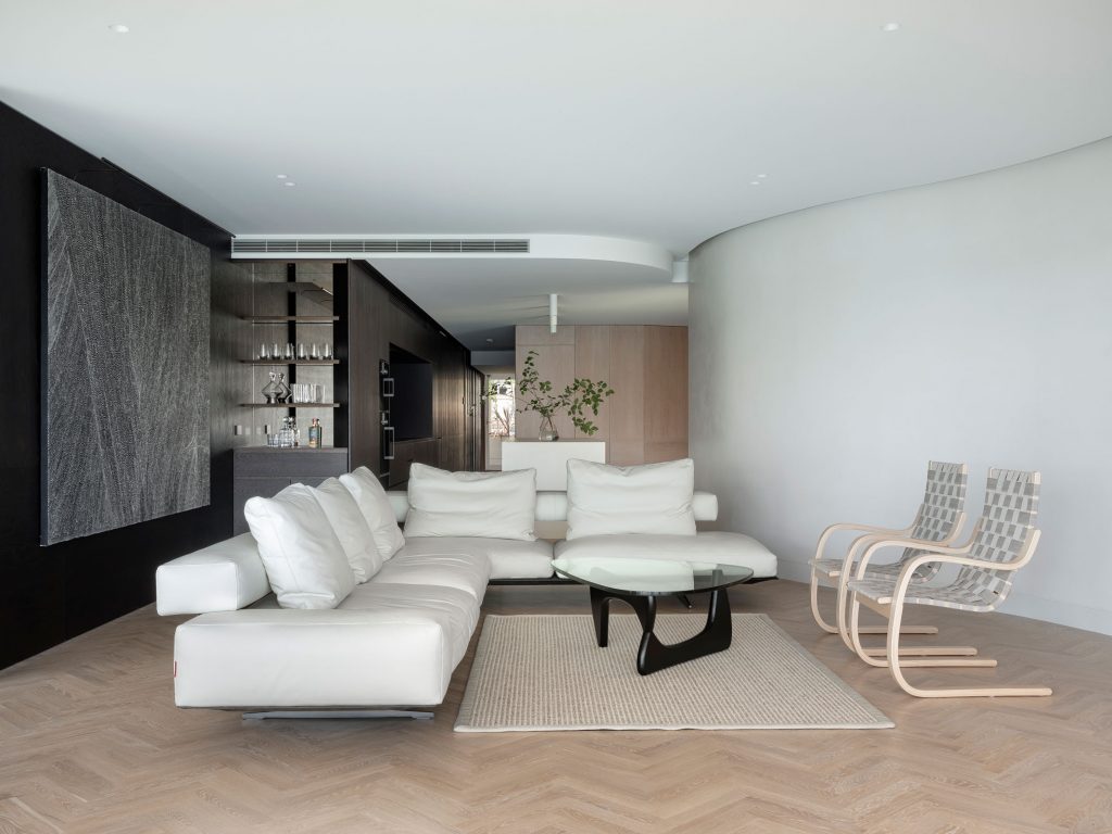 Aria Apartment by Julia English Architects and McGregor Westlake ...