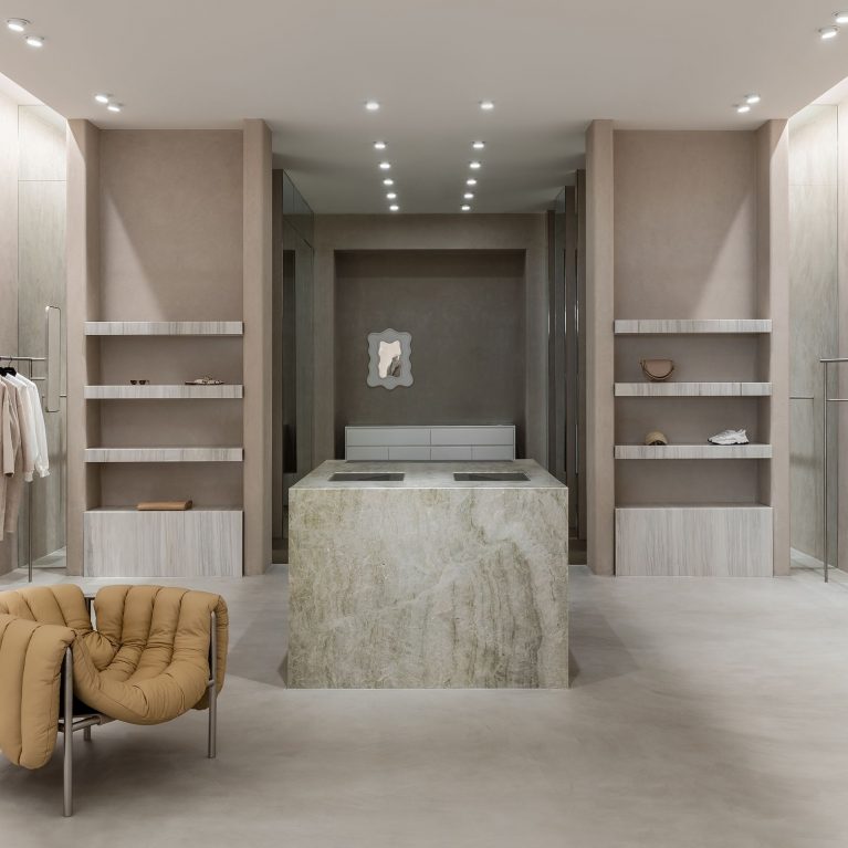 Minimally Calm – Viktoria And Woods Chadstone By Golden 5