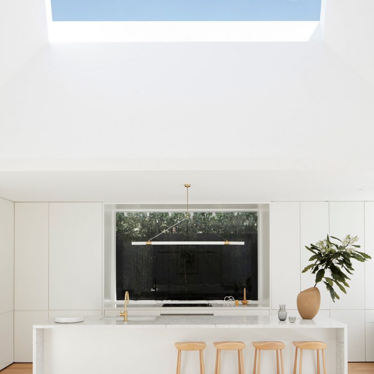 A Bungalow, Reimagined – Palm Tree House By Madeleine Blanchfield Architects 3