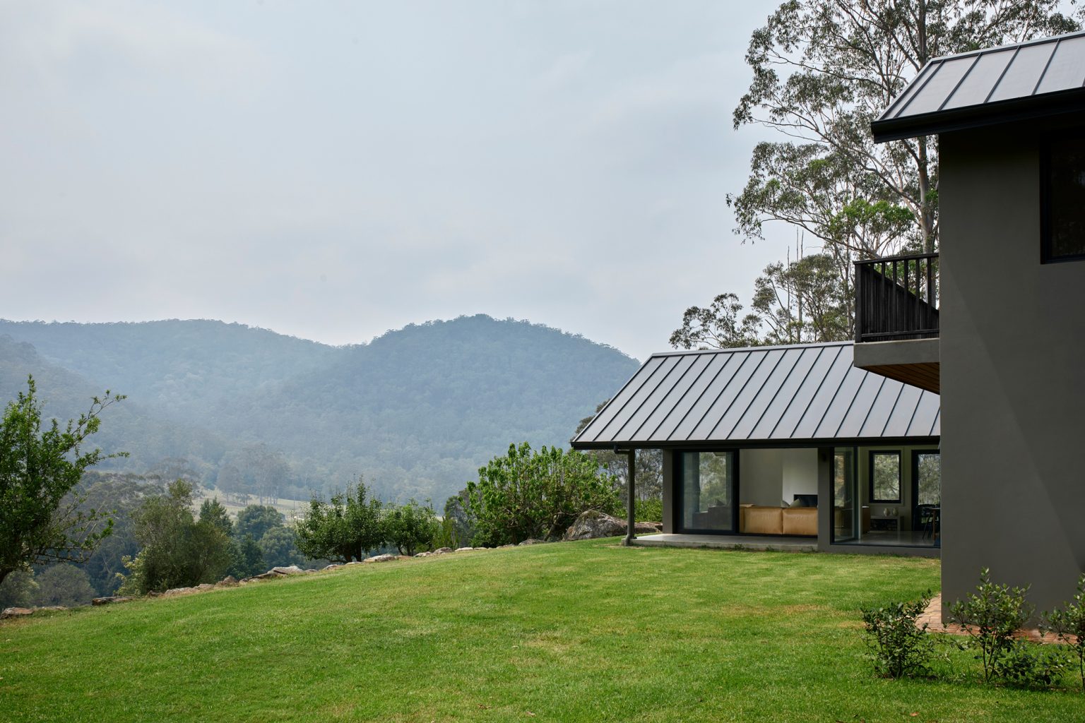 The Modern Farmhouse by Phoebe Nicol Interior Architecture and Michael ...