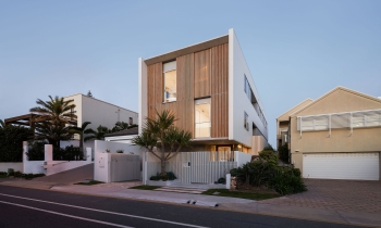 Beach House By Bda Architecture Mermaid Beach Qld Australia Image 01