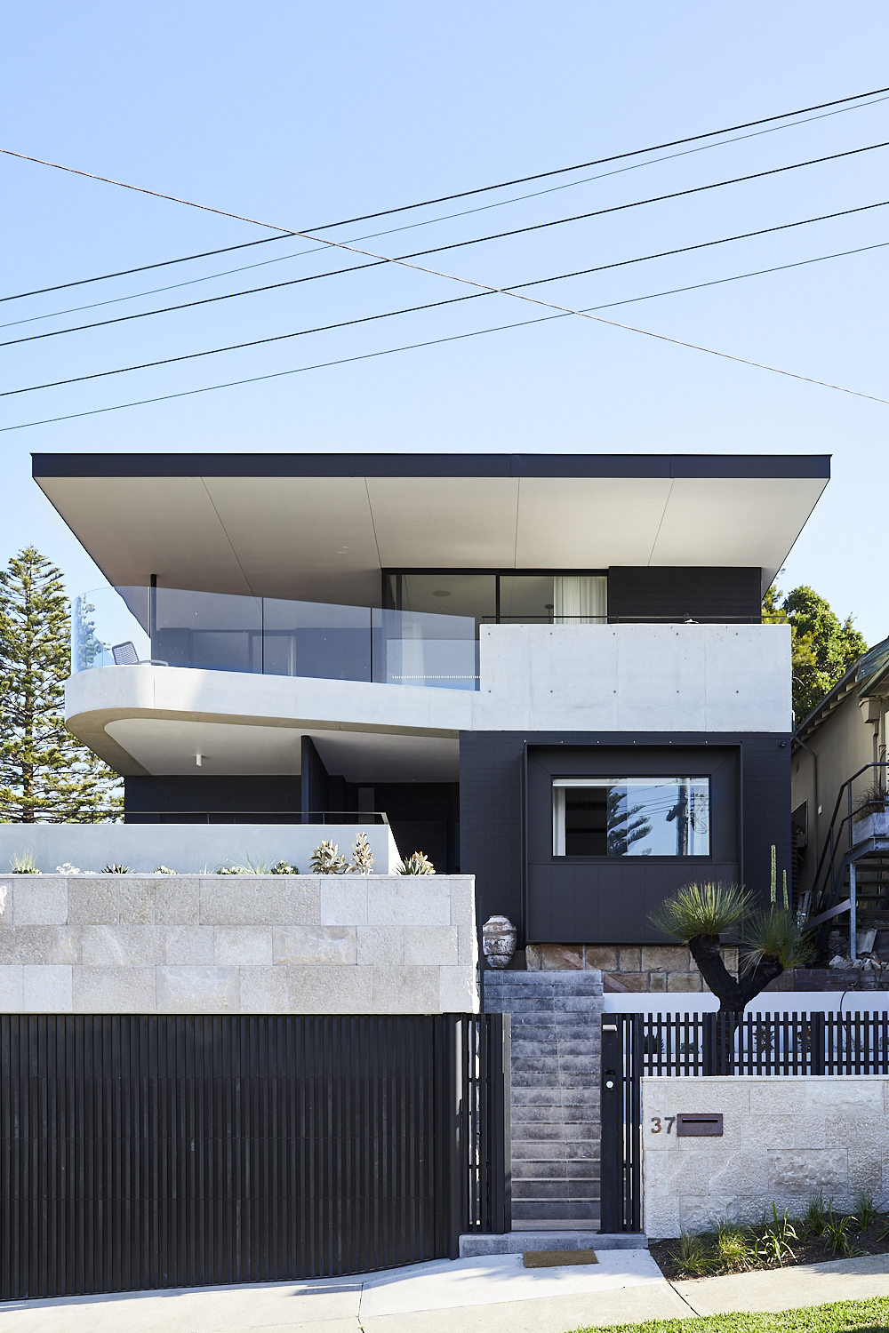 Bronte Residence By Jillian Dinkel, Maryanne Taskovski Architect And Smyth & Smyth Project Feature The Local Project Image (1)
