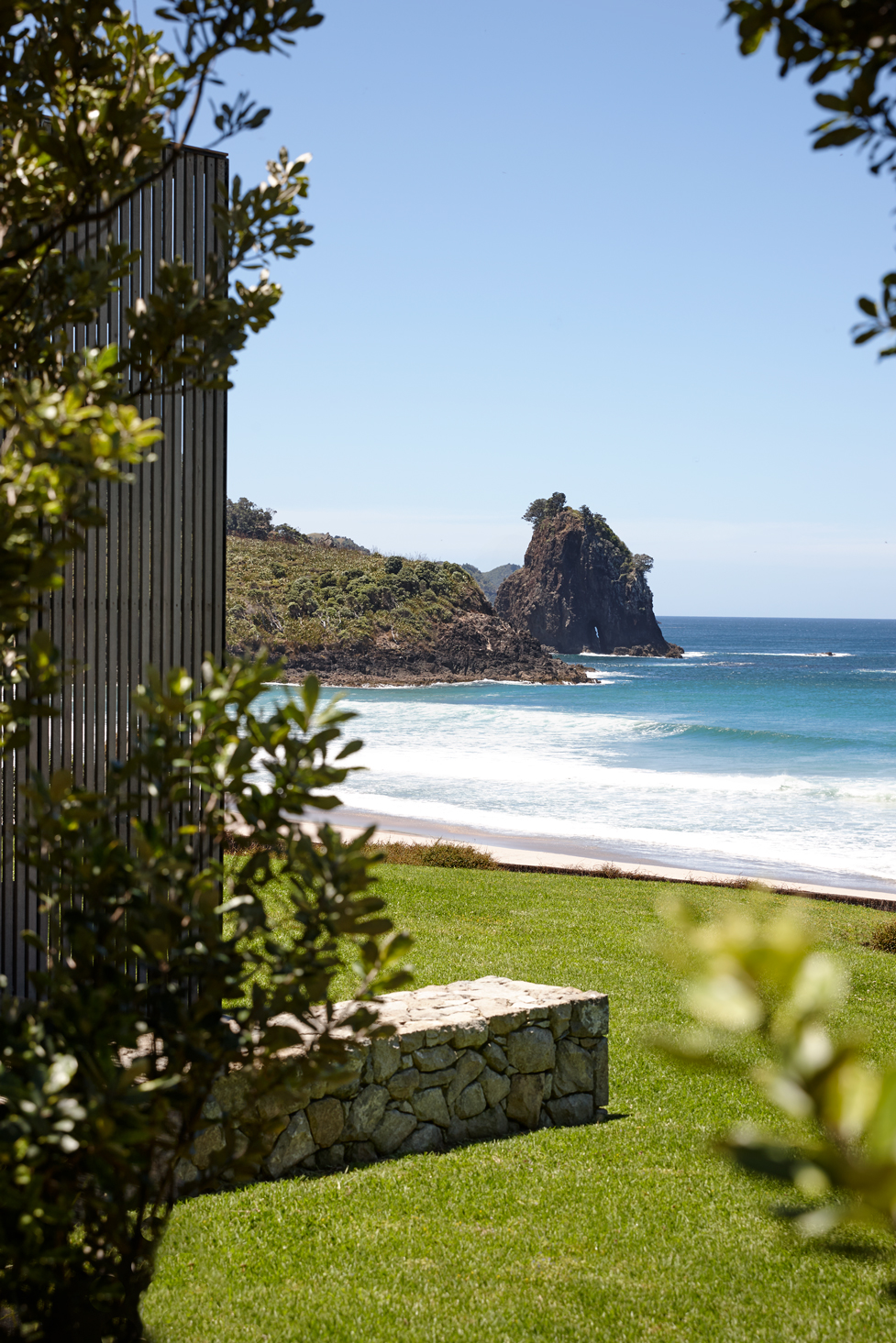 Te Arai Beach House by Fearon Hay and Sonja Hawkins Design The Local