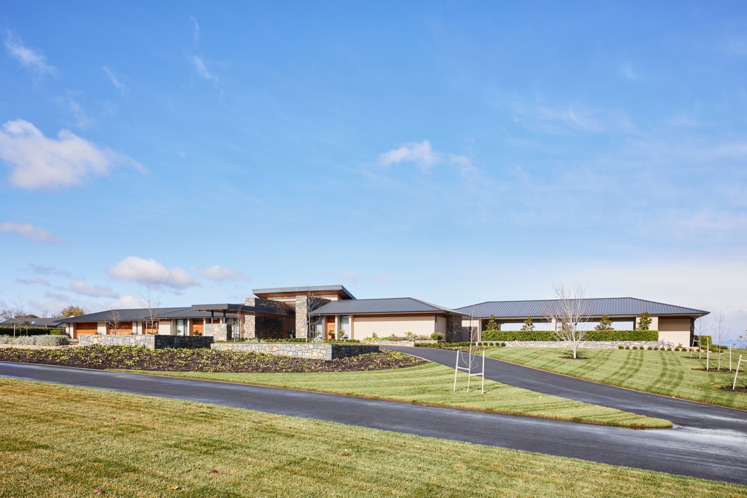 Modern Farmhouse Luxury Wallaroo Residence by DNA Architects Video