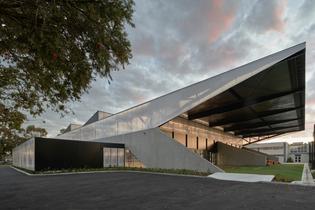 Multi-purpose Hall by Branch Studio Architects - Issue 10 Commercial ...