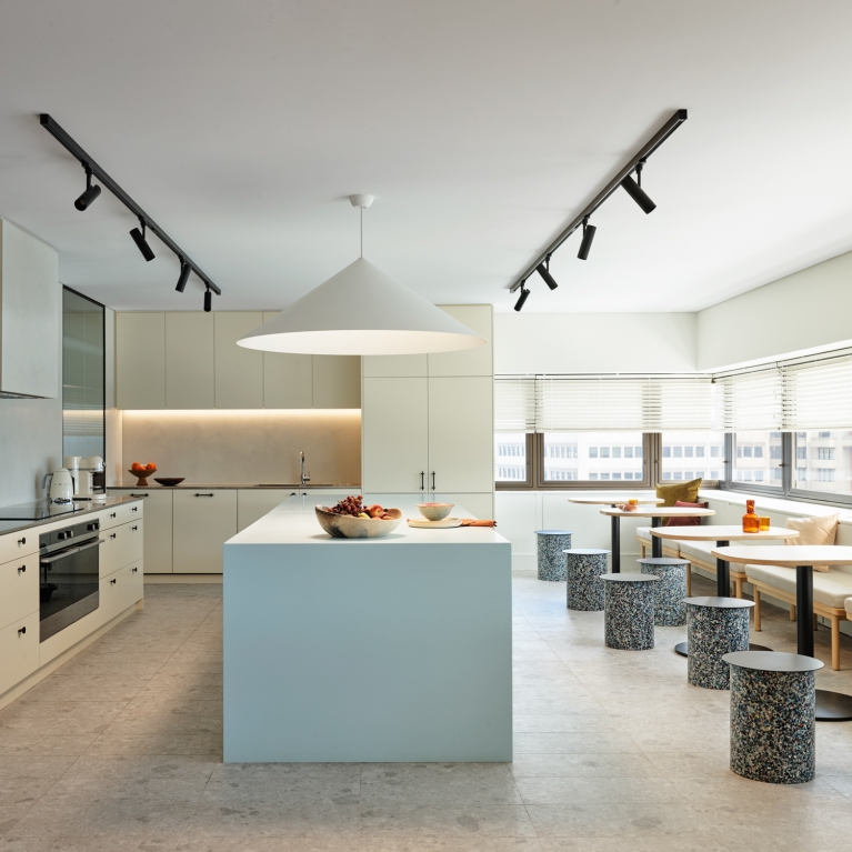 Vida Glow Hq By Arent&pyke Issue 11 Commercial Feature The Local Project Image (2)