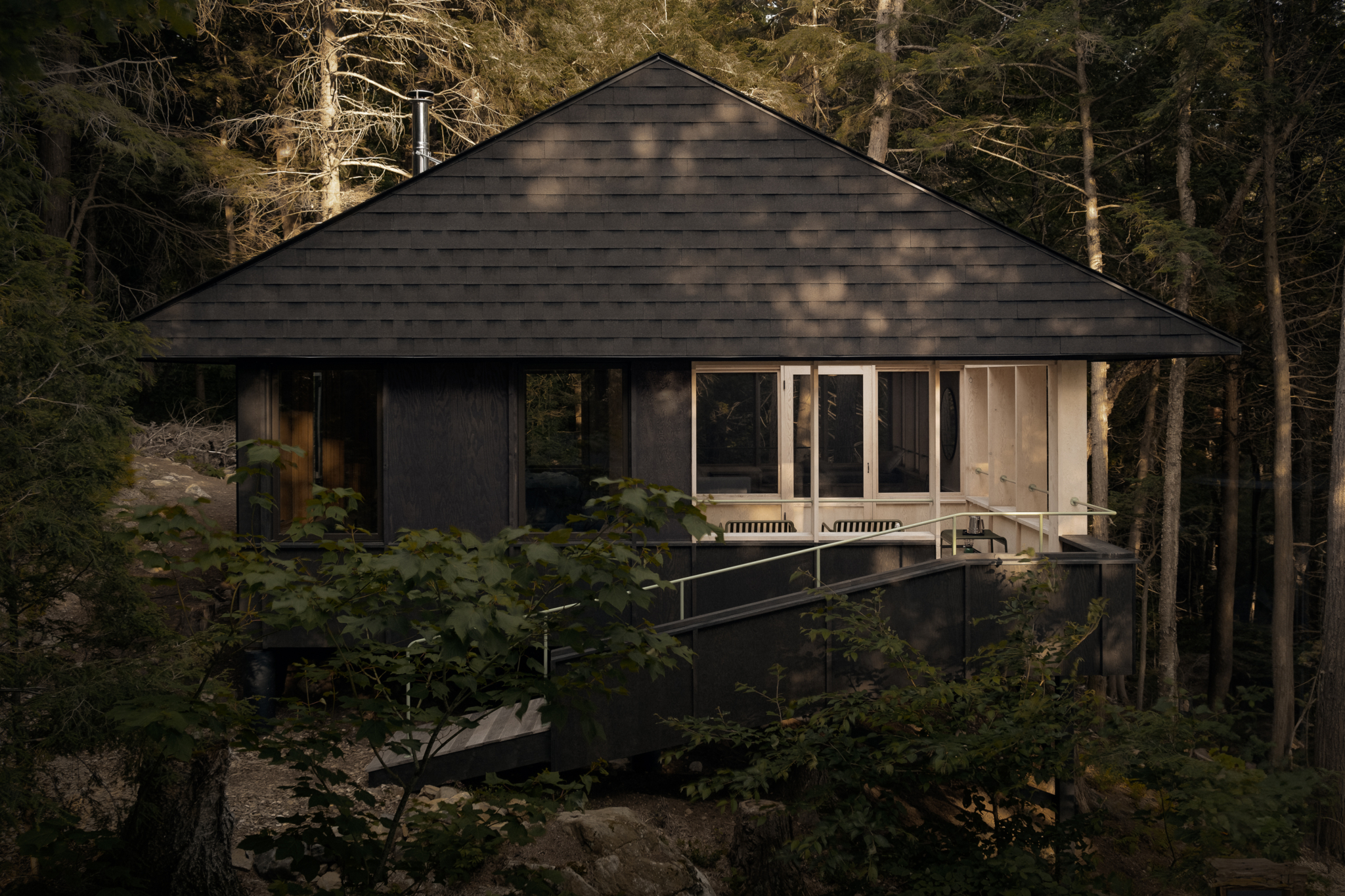 Curated visual reference: Minimalist Off Grid Apartment Layouts Reference: Smoke Lake By Anya Moryoussef Architect Project Feature