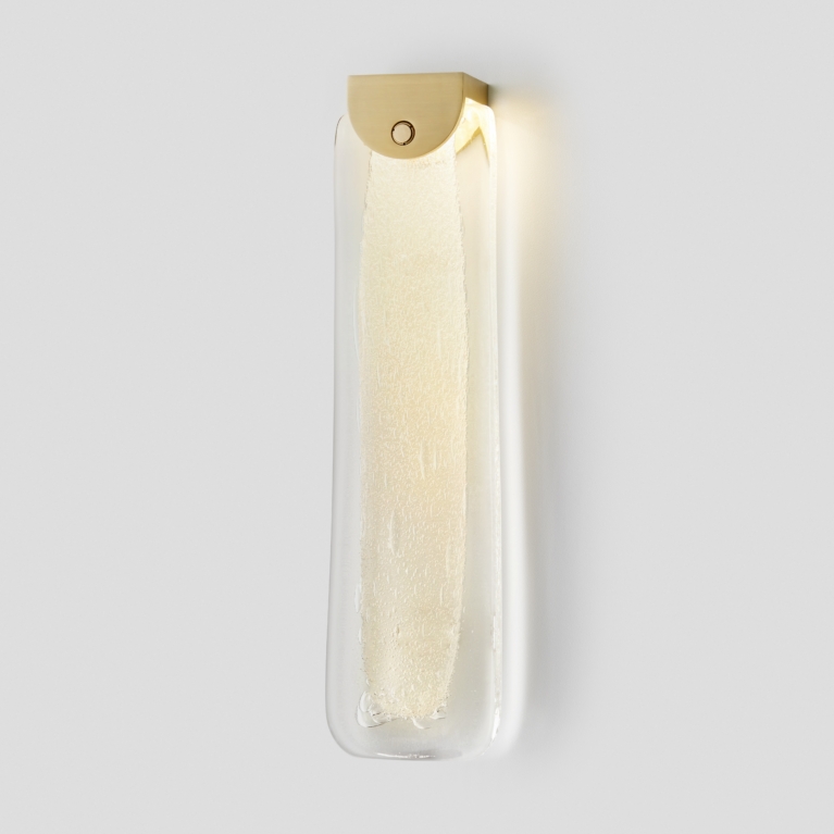 Hero Articolo Studios Slab Wall Sconce Fizi Brass On (1)