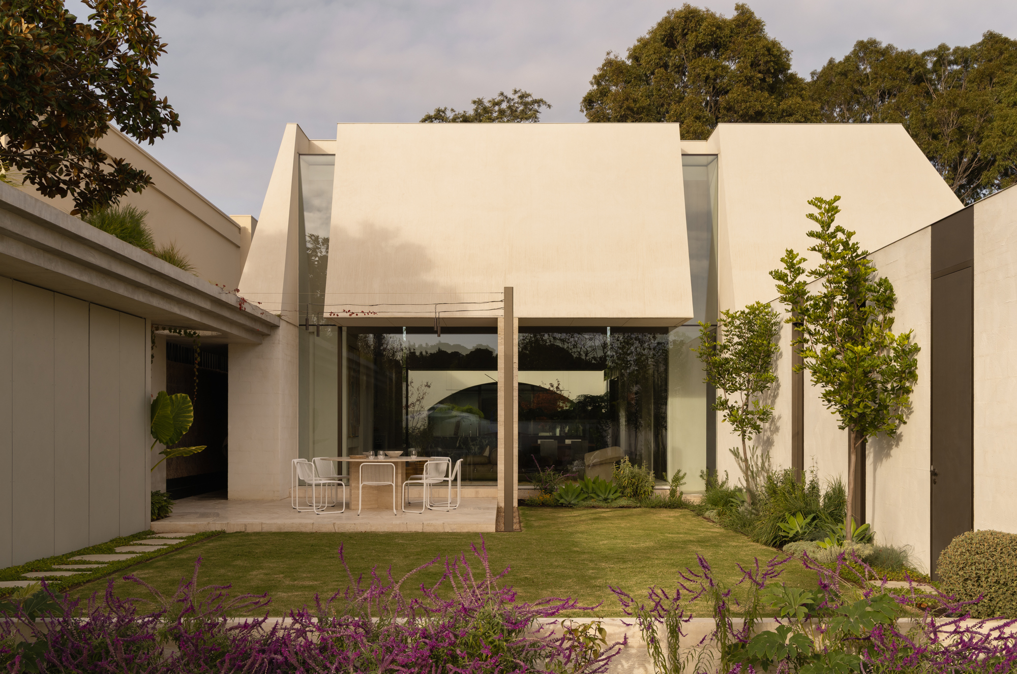 Temple House By J. Kidman, Golden And Studio Tali Roth Issue 18 Feature The Local Project Image (2)