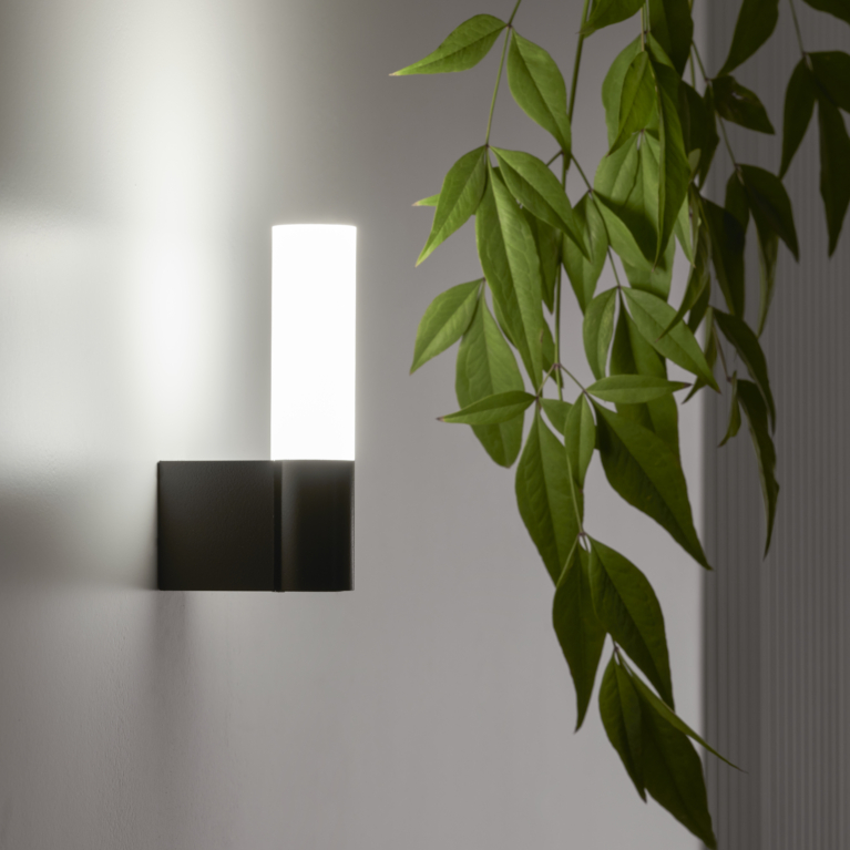 Qu Lighting Dress Me Wall 1